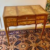 Coiffeuse en marqueterie de fleurs style Louis XV