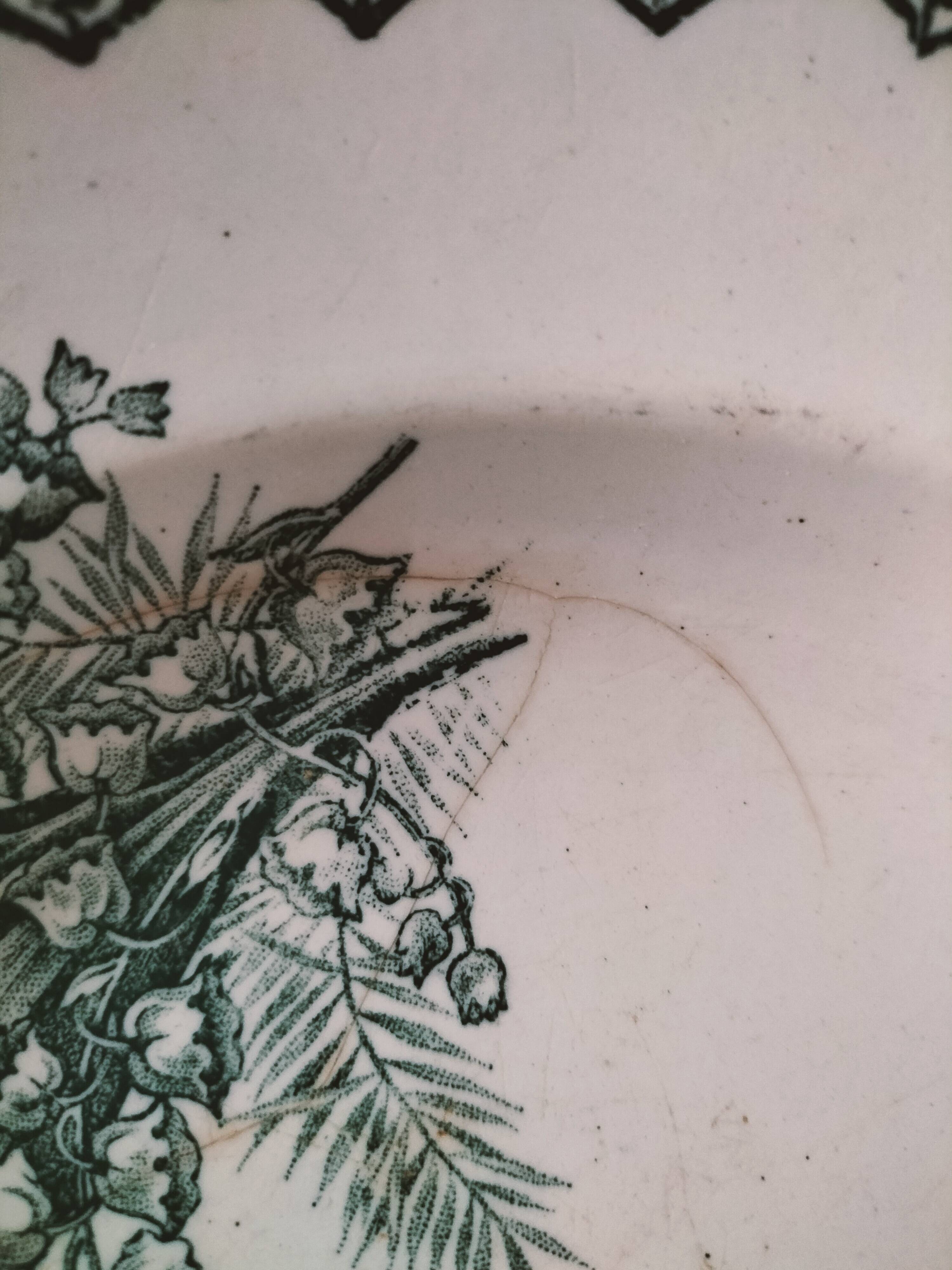 Antique plate from the Saint-Amandinoise pottery factory, Muguet pattern, circa 1900