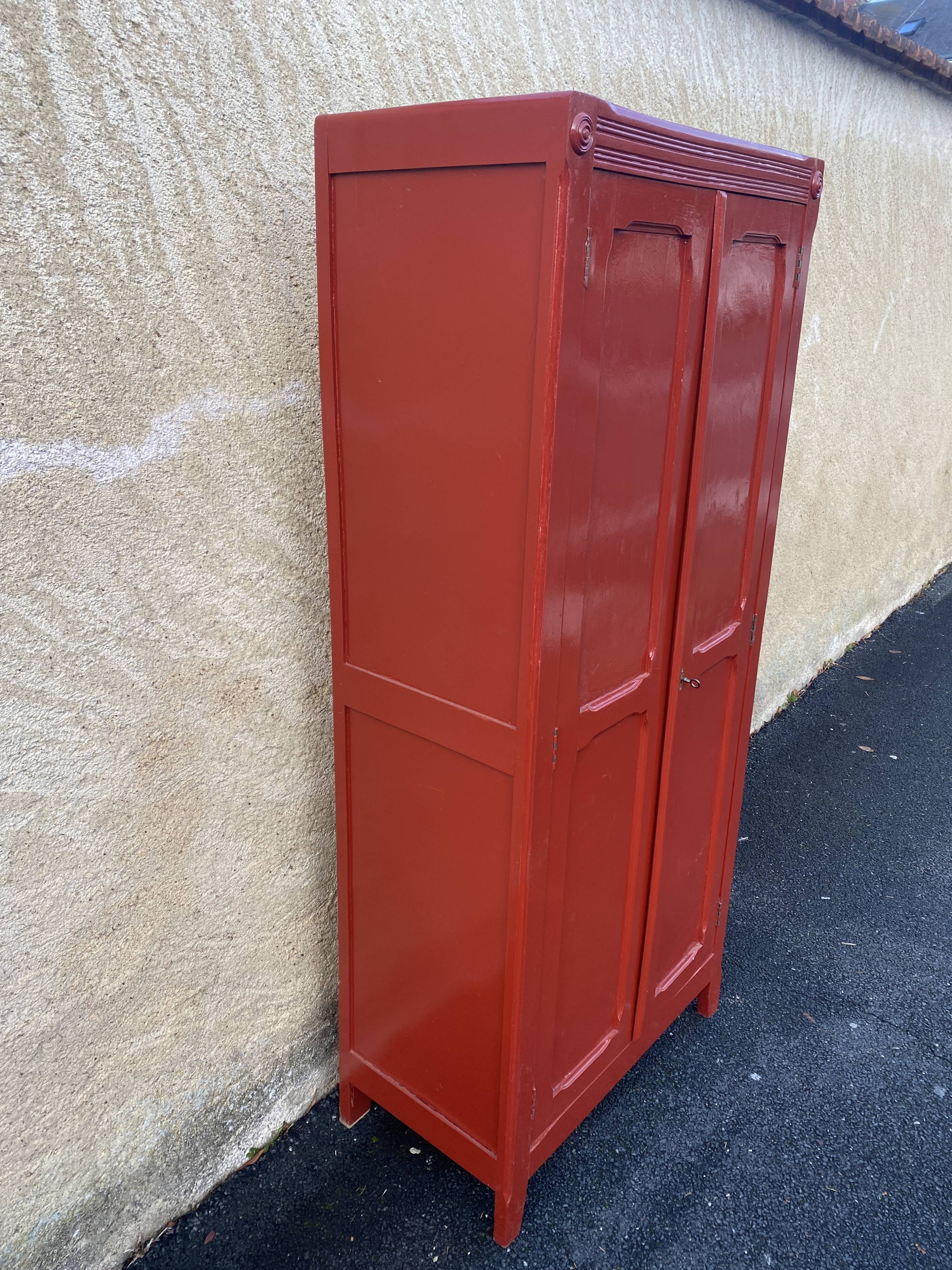 Armoire parisienne