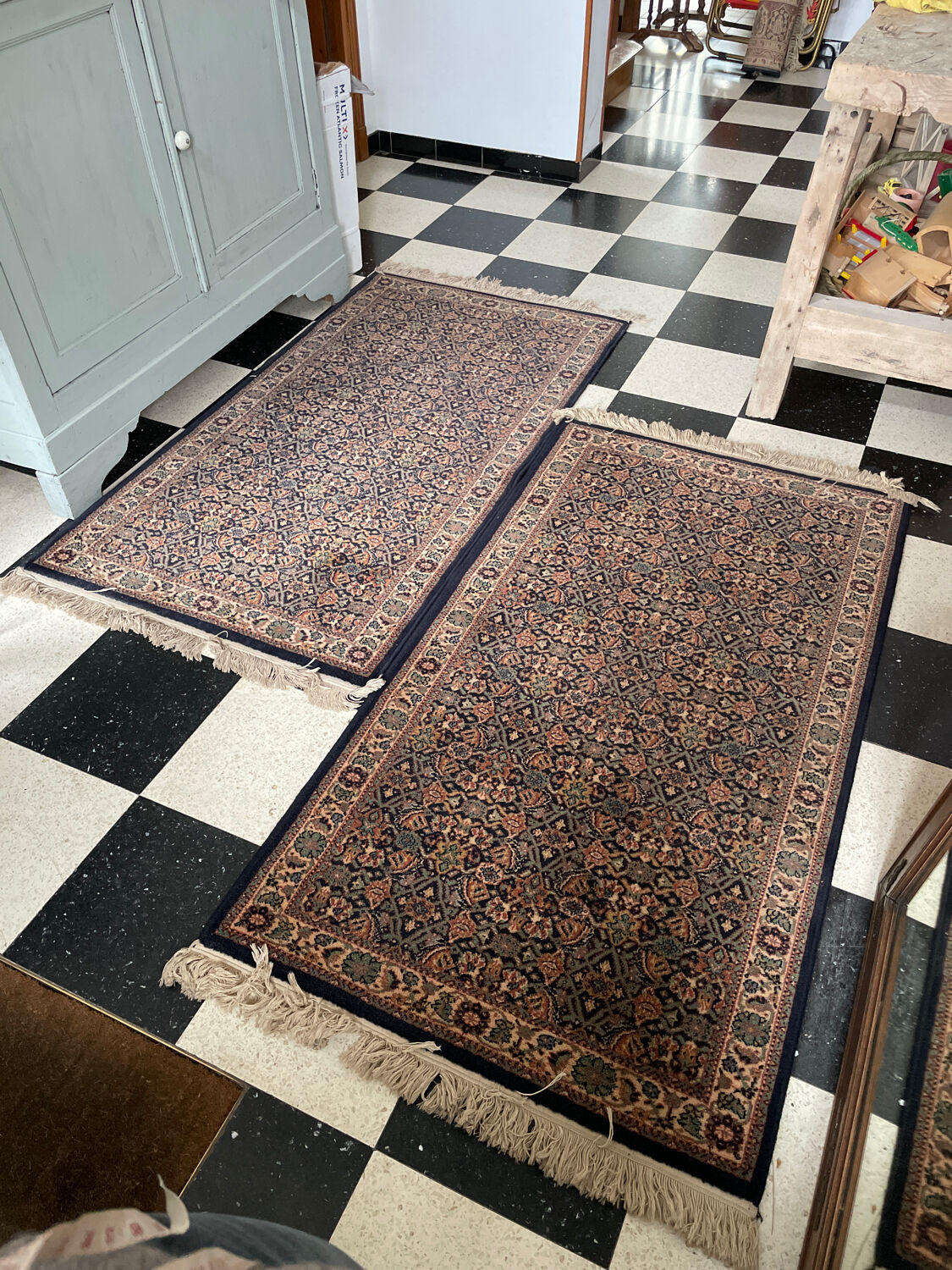 Set of Two Bed Descents