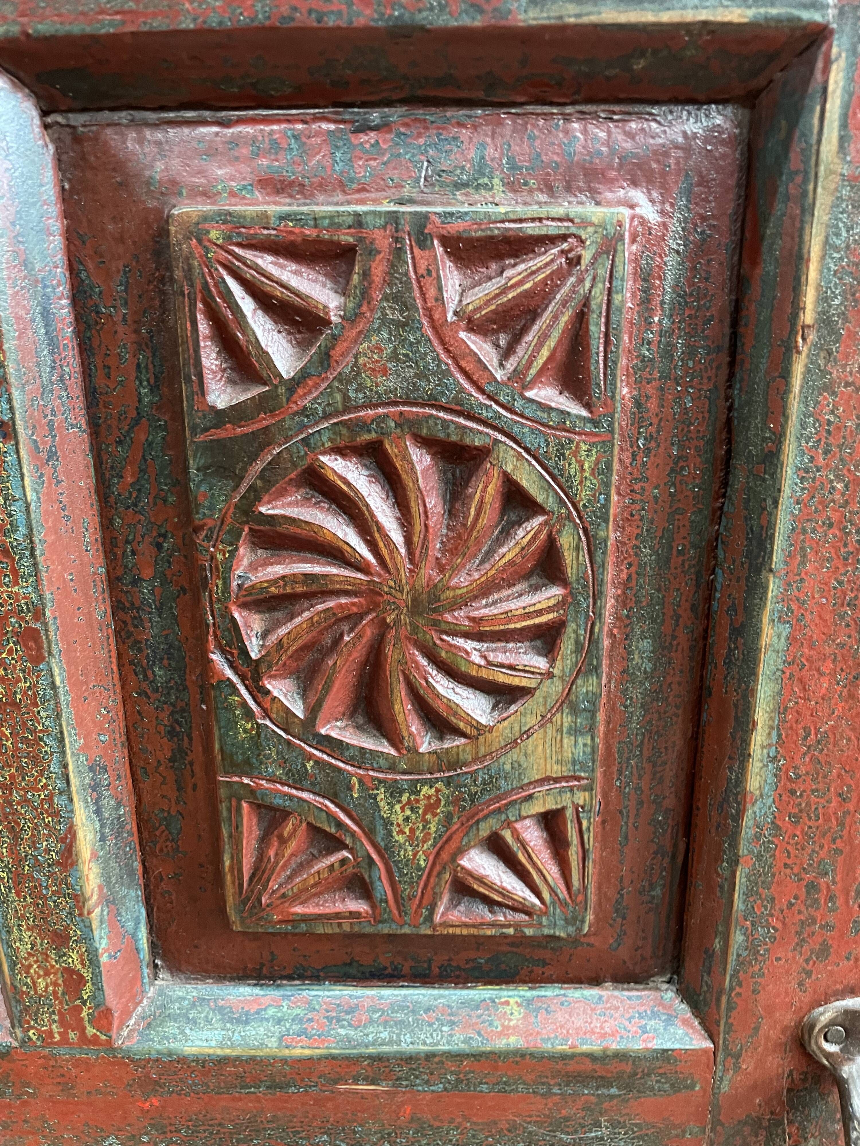 Pakistan Swat Valley ancient Bonnetière 19th century with a beautiful polychrome patina of origin