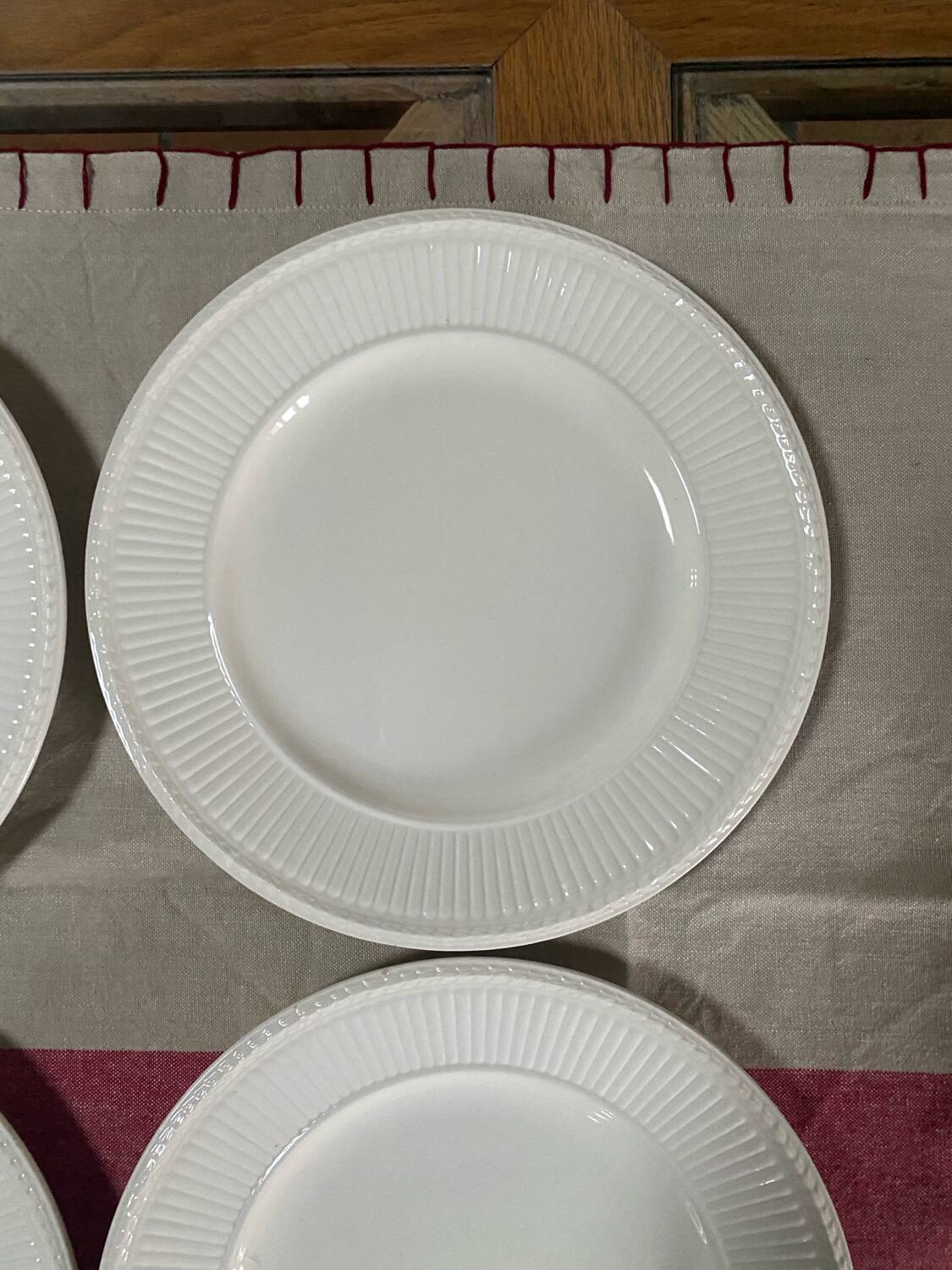 Set of 4 Wedgwood dinner plates