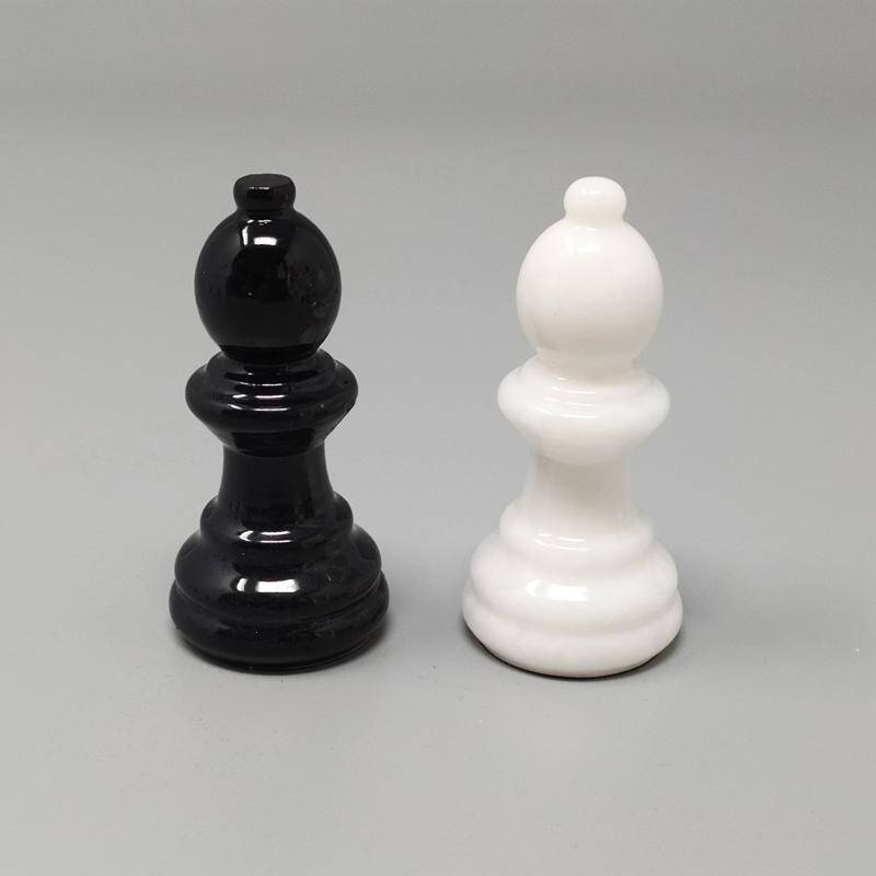 1970s Gorgeous Black and White Chess Set in Volterra Alabaster Handmade Mad