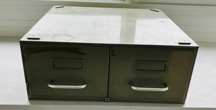 Metal filing cabinet with 2 drawers
