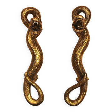 Paire de poignées de porte en laiton en forme de serpent, fabriquées à la main en France, années 1960.