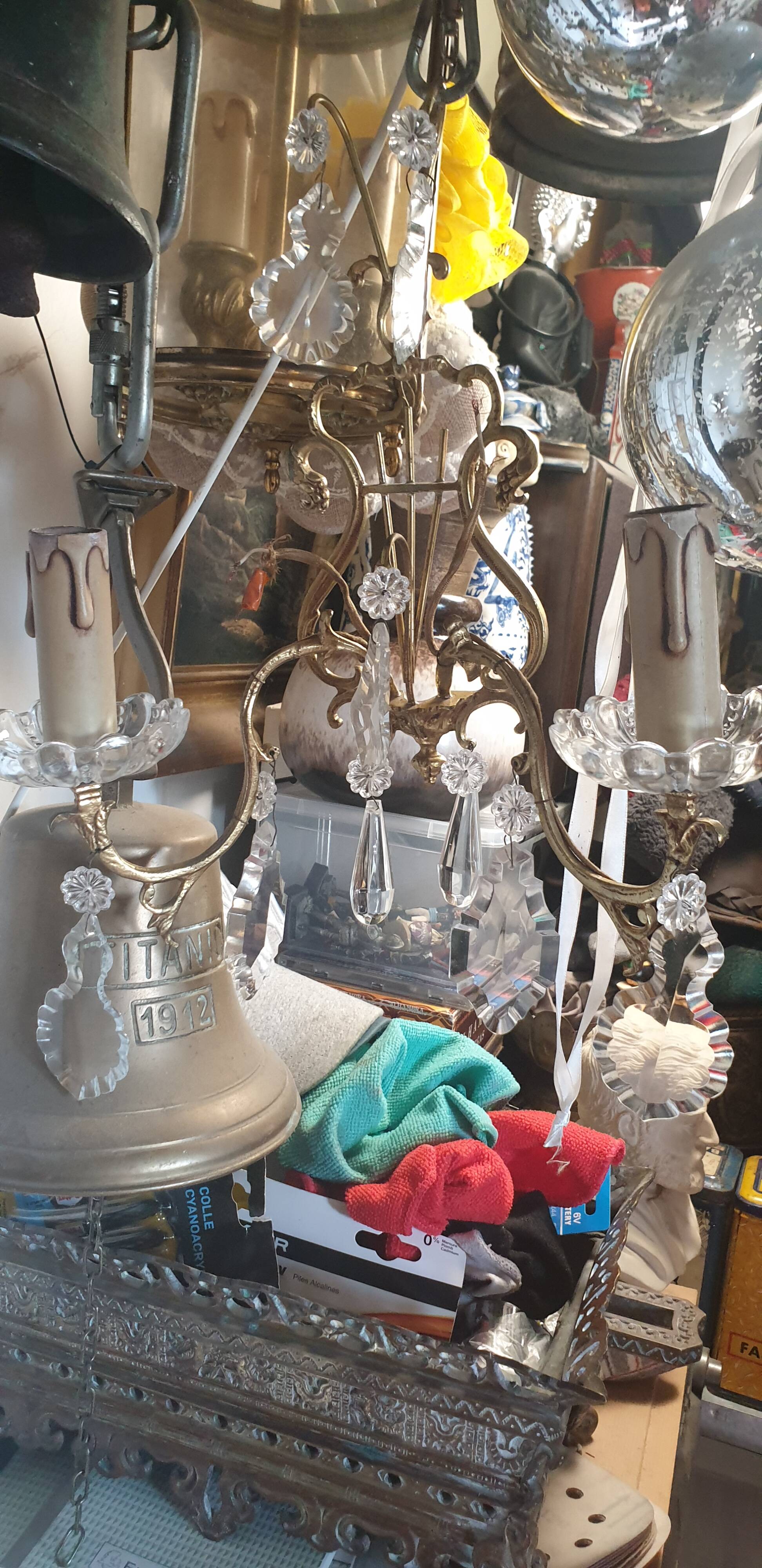 1 crystal prism wall light with 2 lights