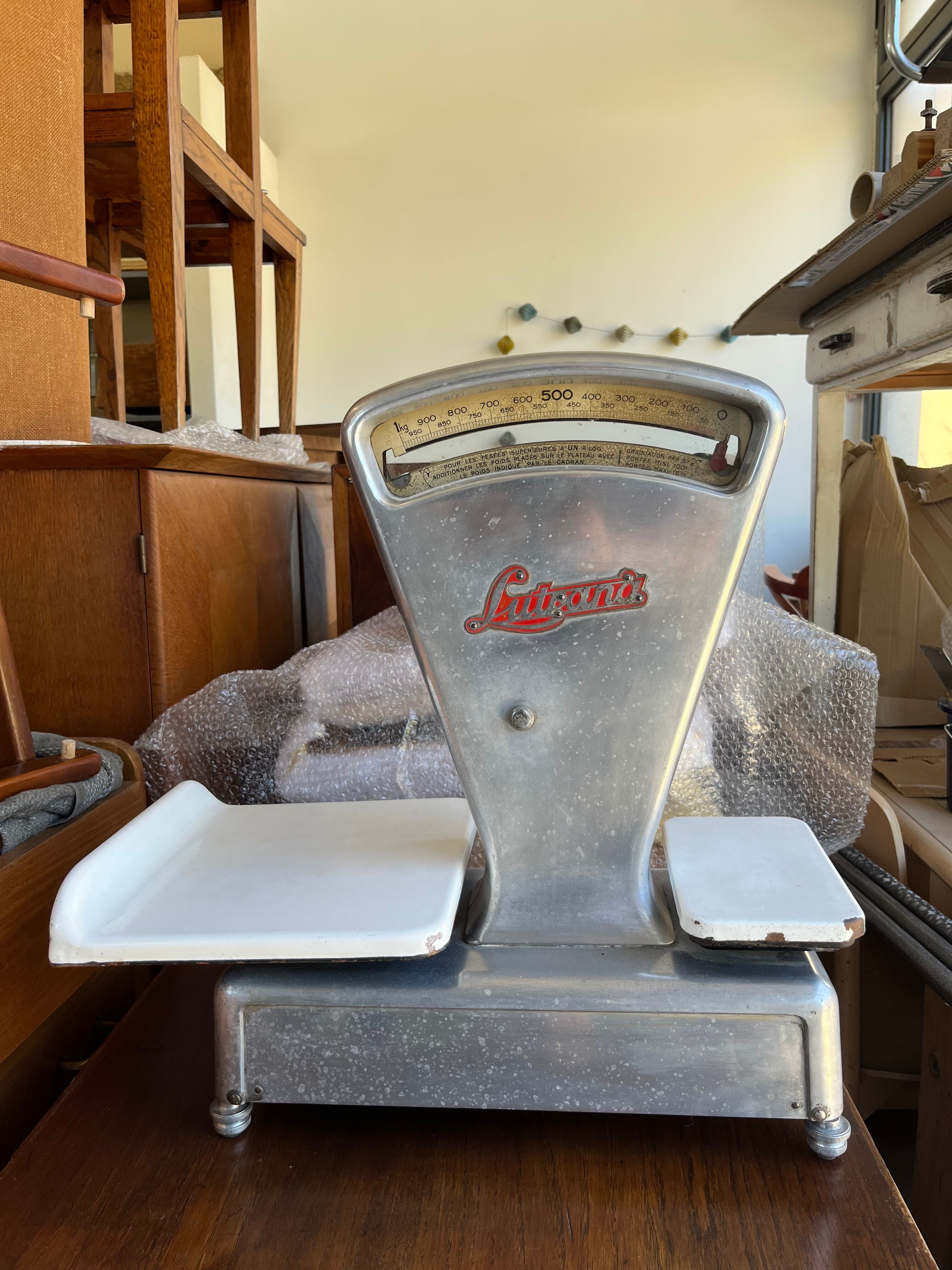 Lutrana 50s grocery scale