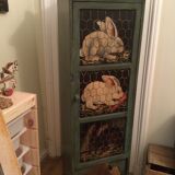 Decorated shelf cabinet 3 rabbits