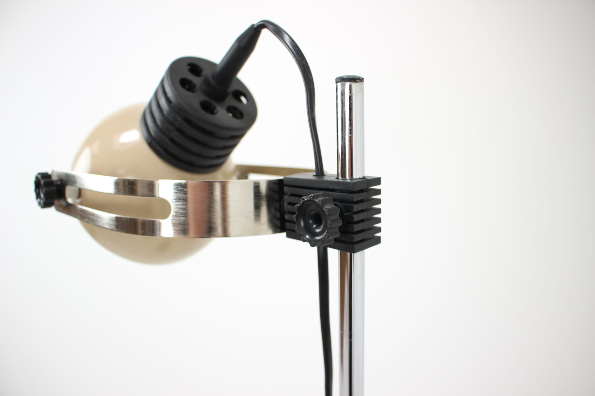 Mid-century adjustable floor lamp, 1970's.