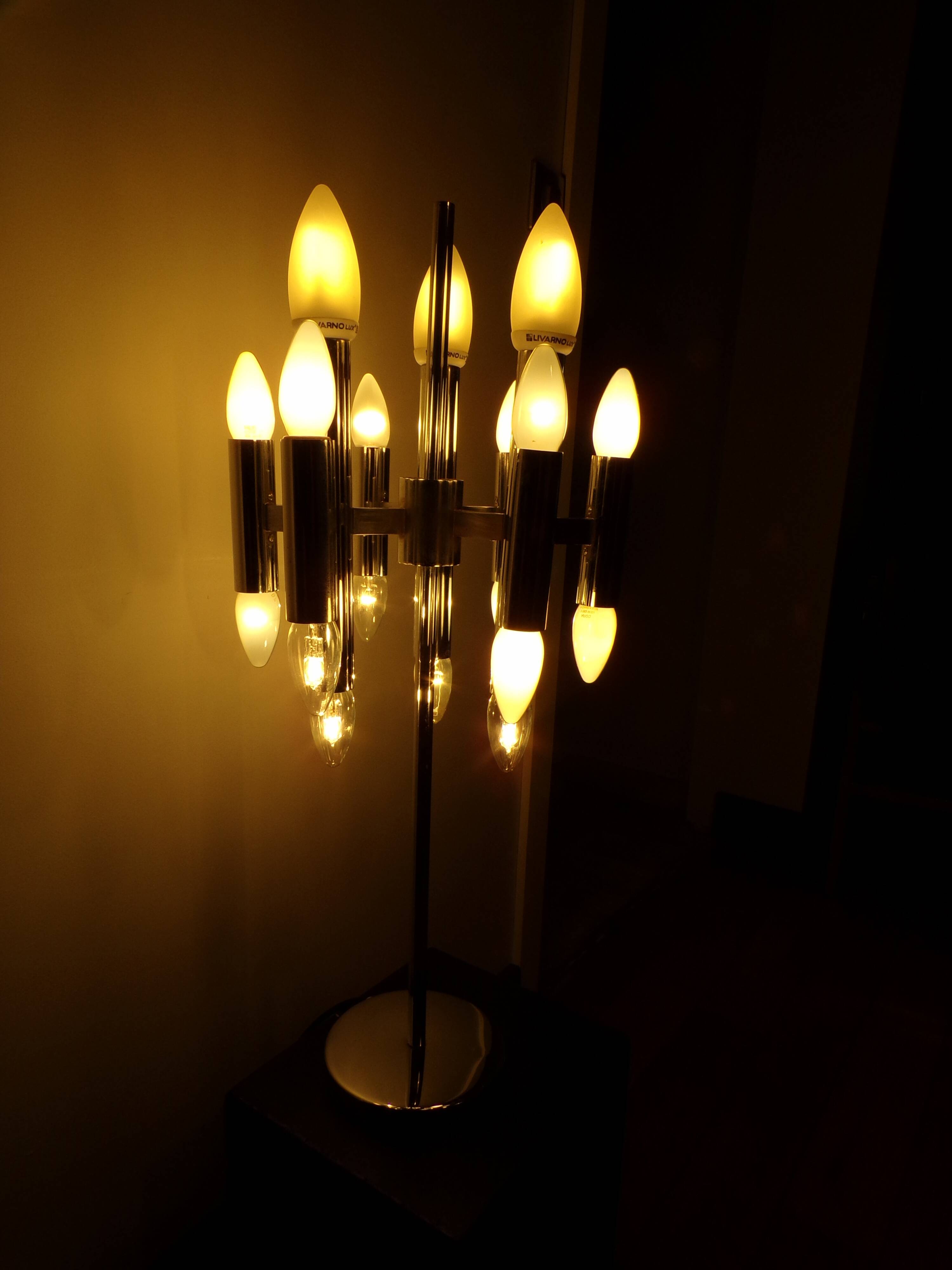 Sciolari 18-light table lamp