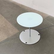 Table d'appoint de la série Drift allemande postmoderne par Walter Knoll, années 1990