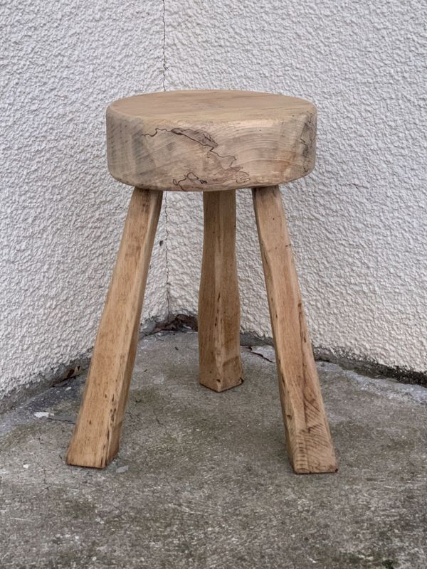 Tabouret tripode en orme massif 1960