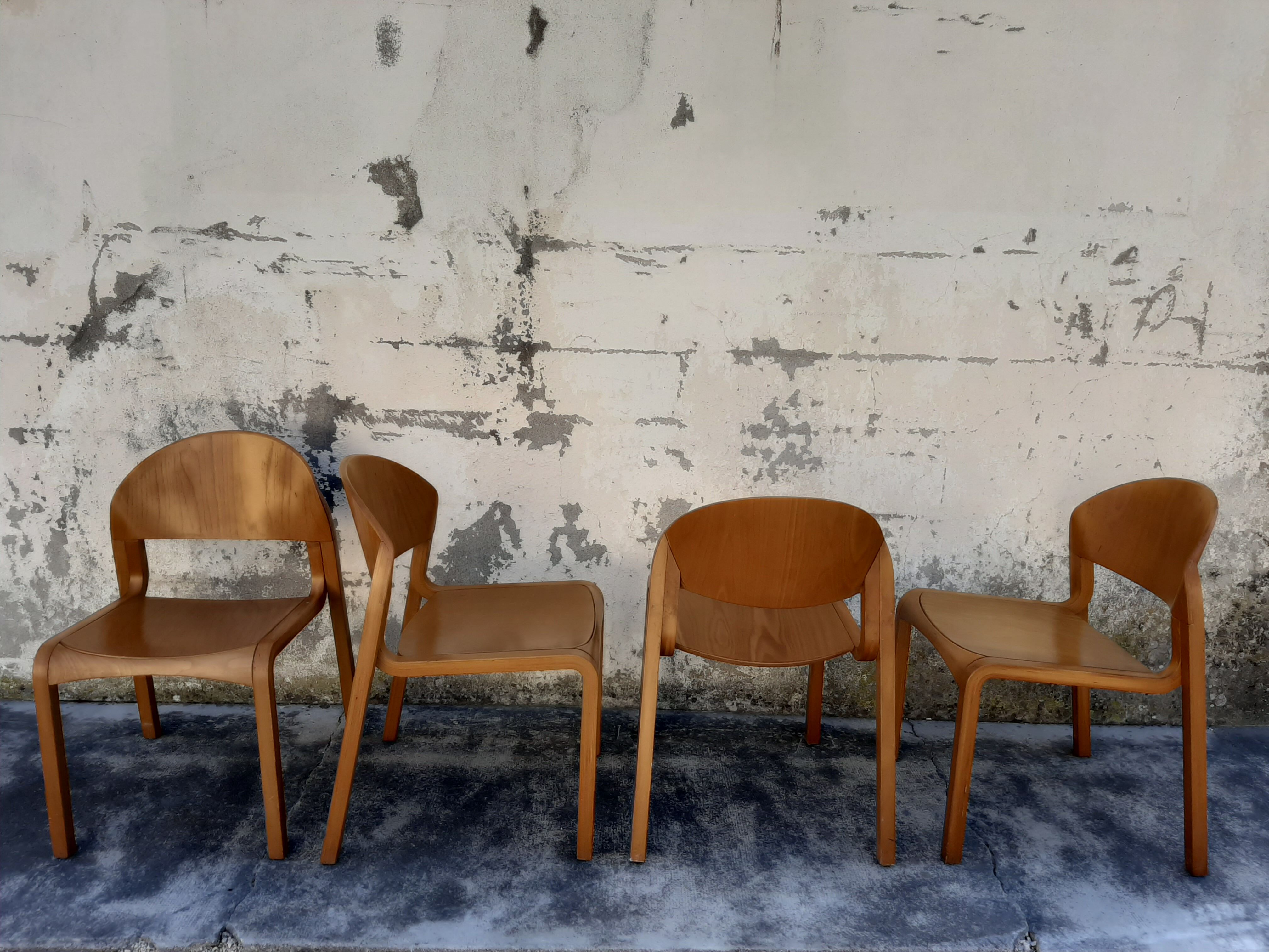 Serie de 4 chaises design années 80