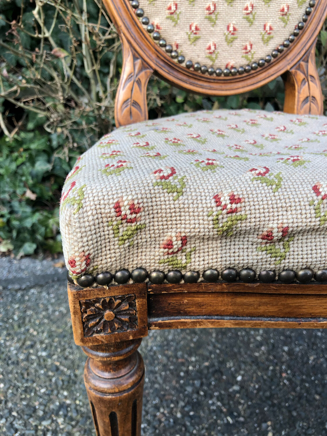 Children's chair medallion