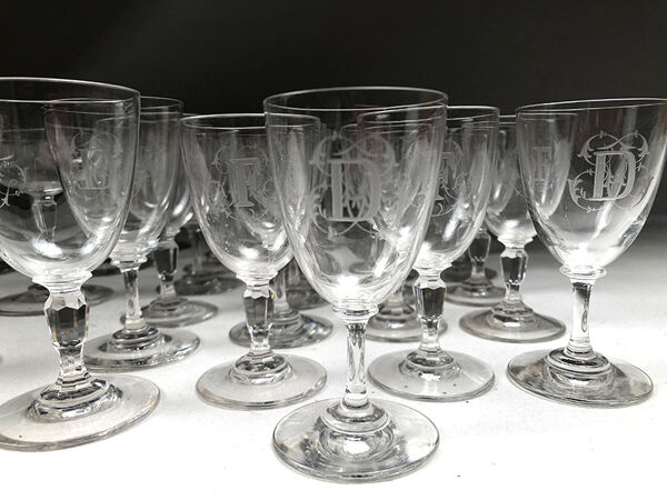 Partie de service de verres en cristal, chiffrés “F” ou “D” 40 pièces