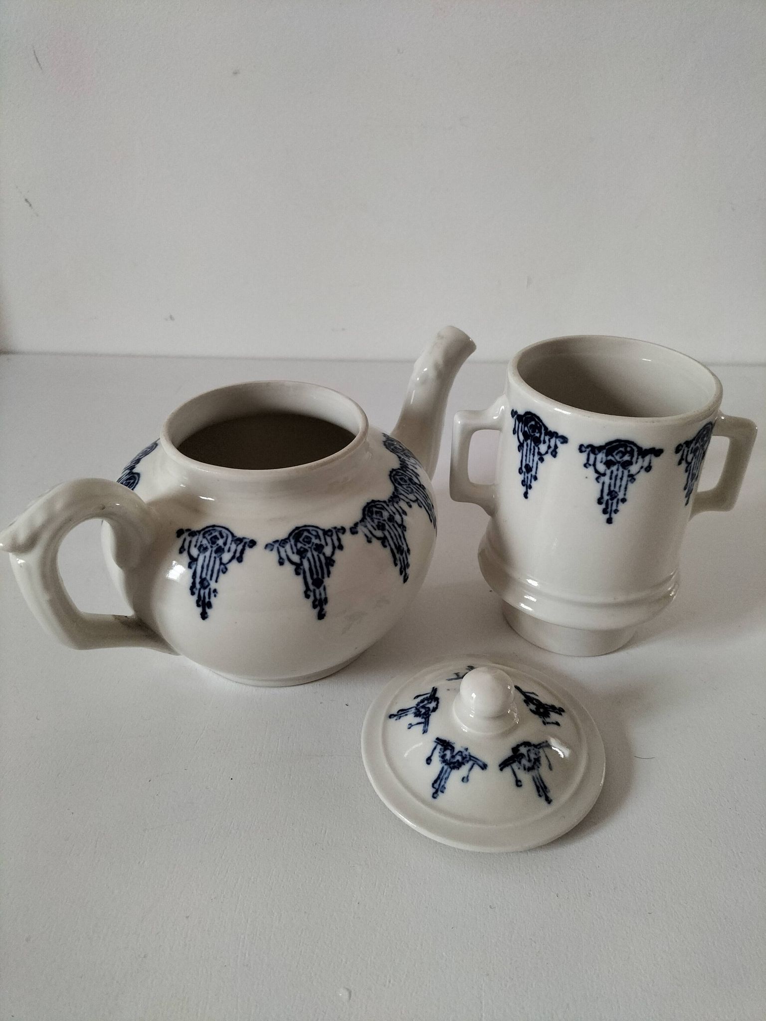 Saint Uze teapot or herbal tea maker