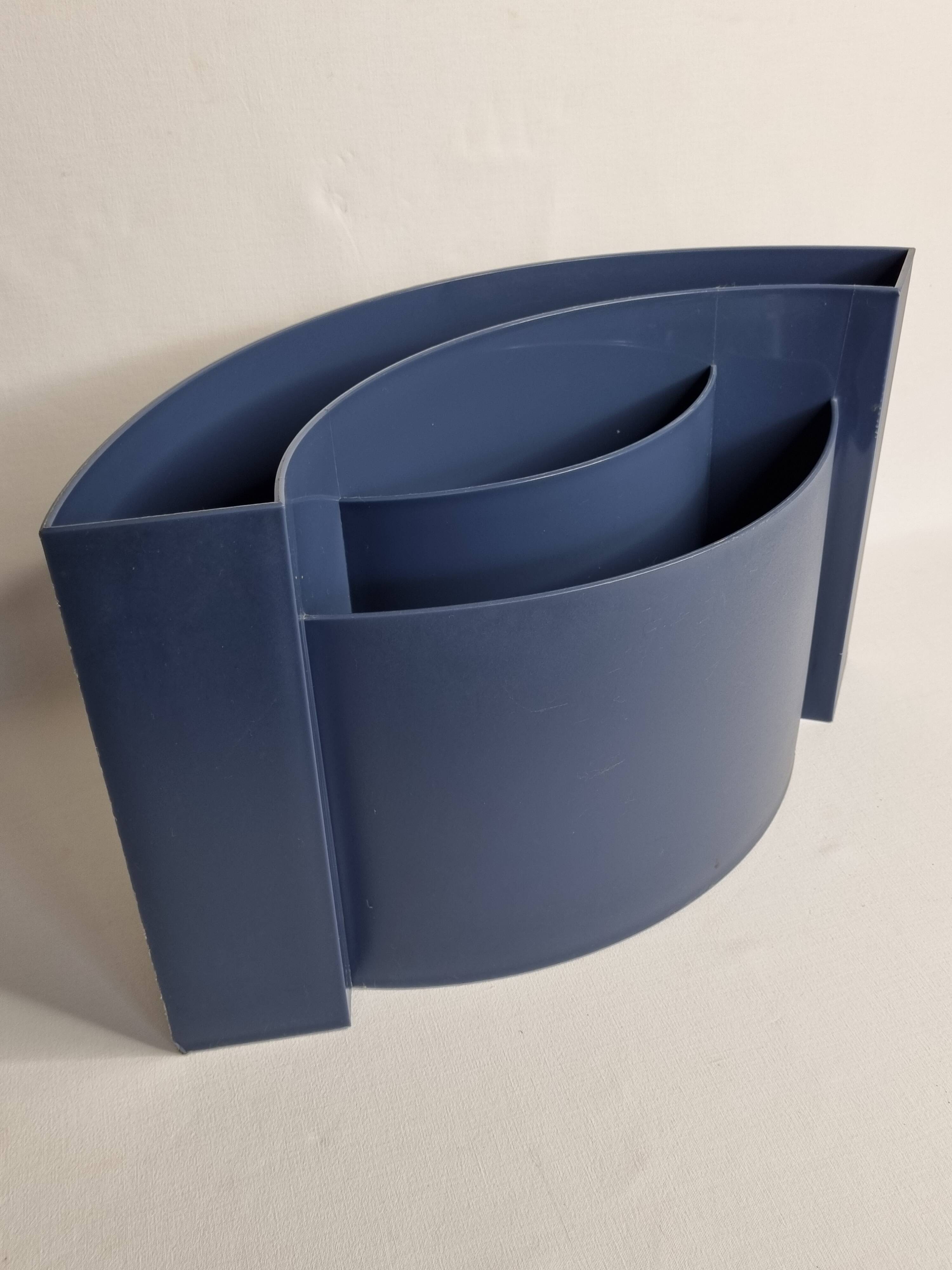 "Wave" magazine holder, design by Maier-Aichen for Authentics, Made in Italy, 90s