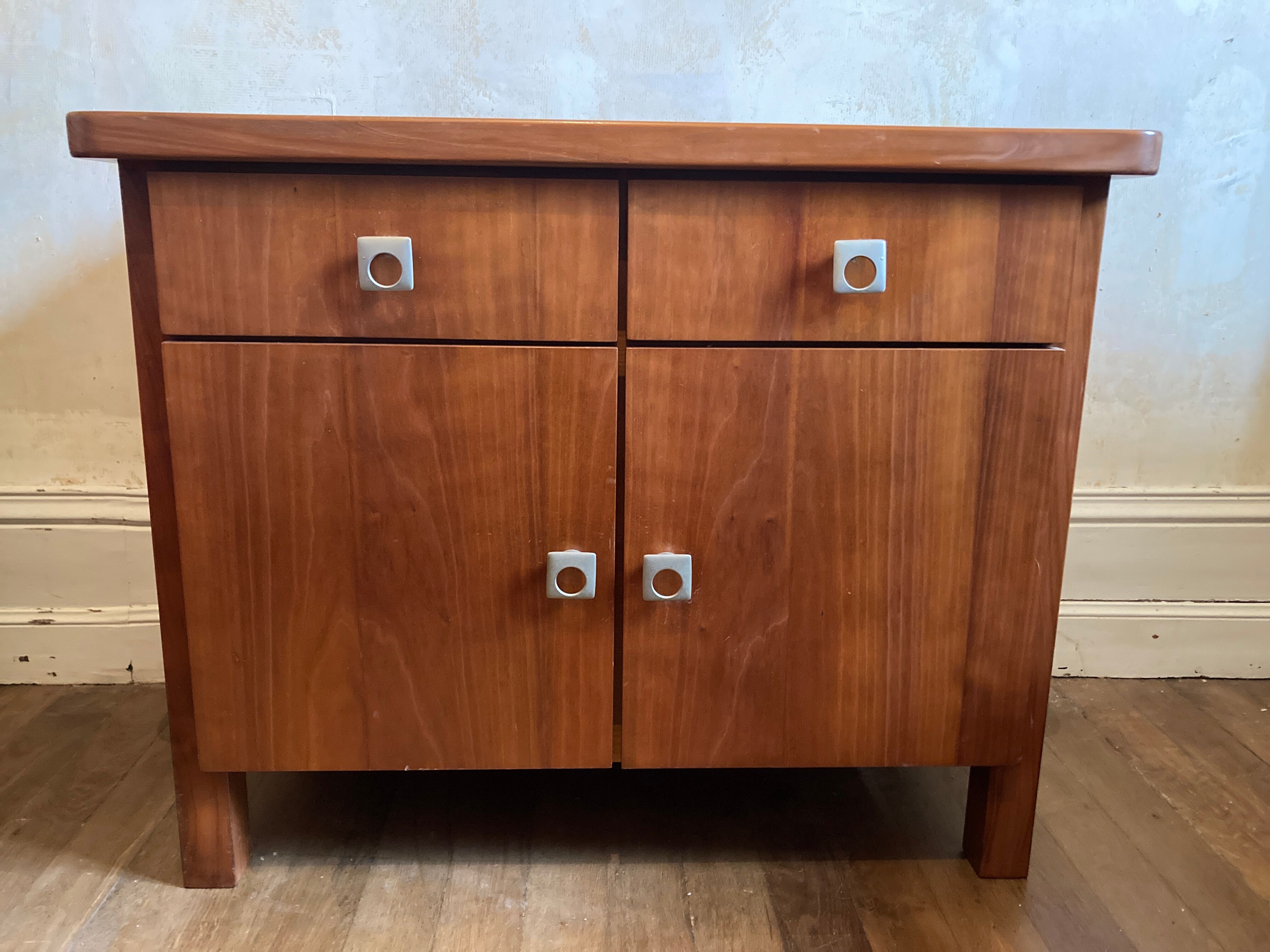 Commode vintage