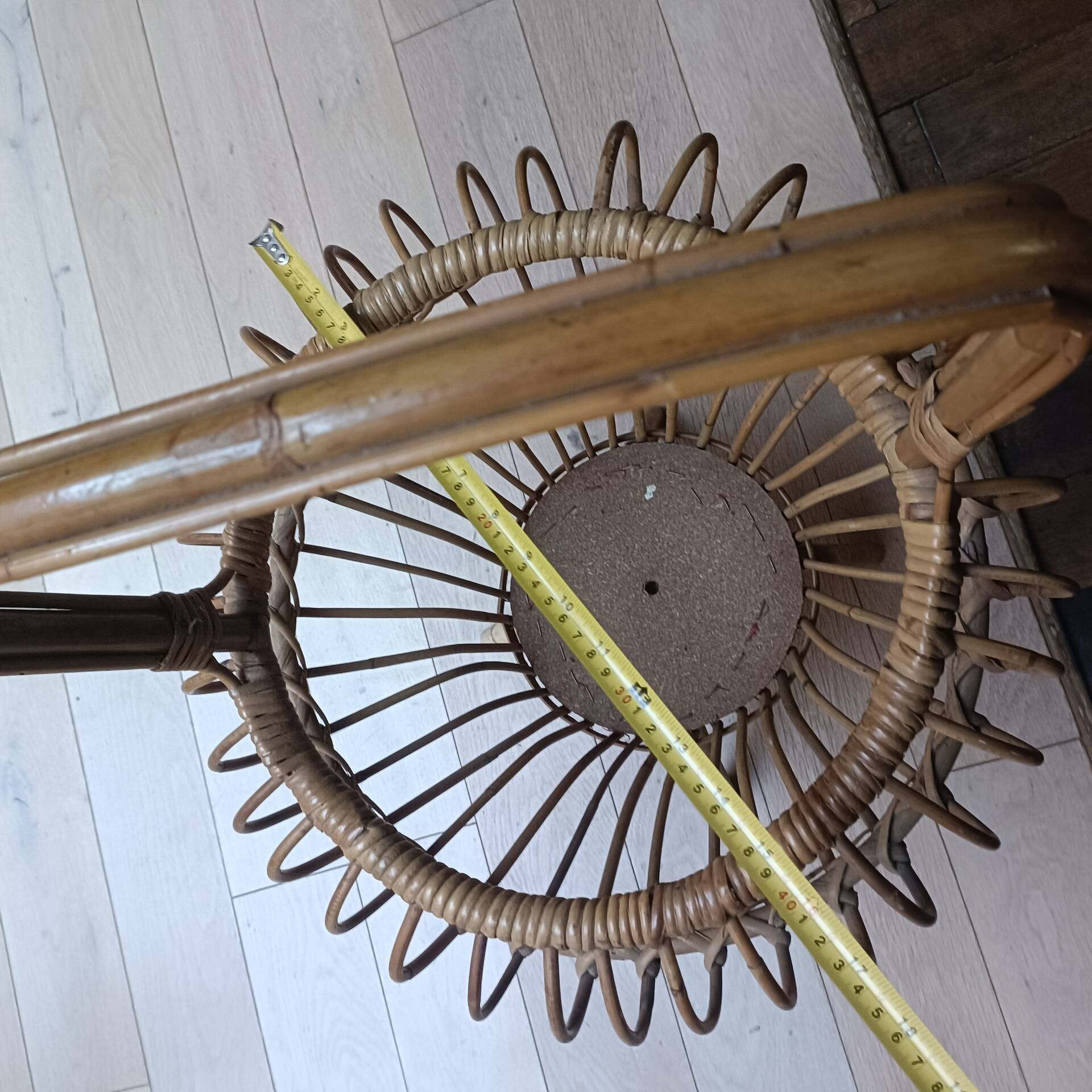 Travailleuse en rotin vintage