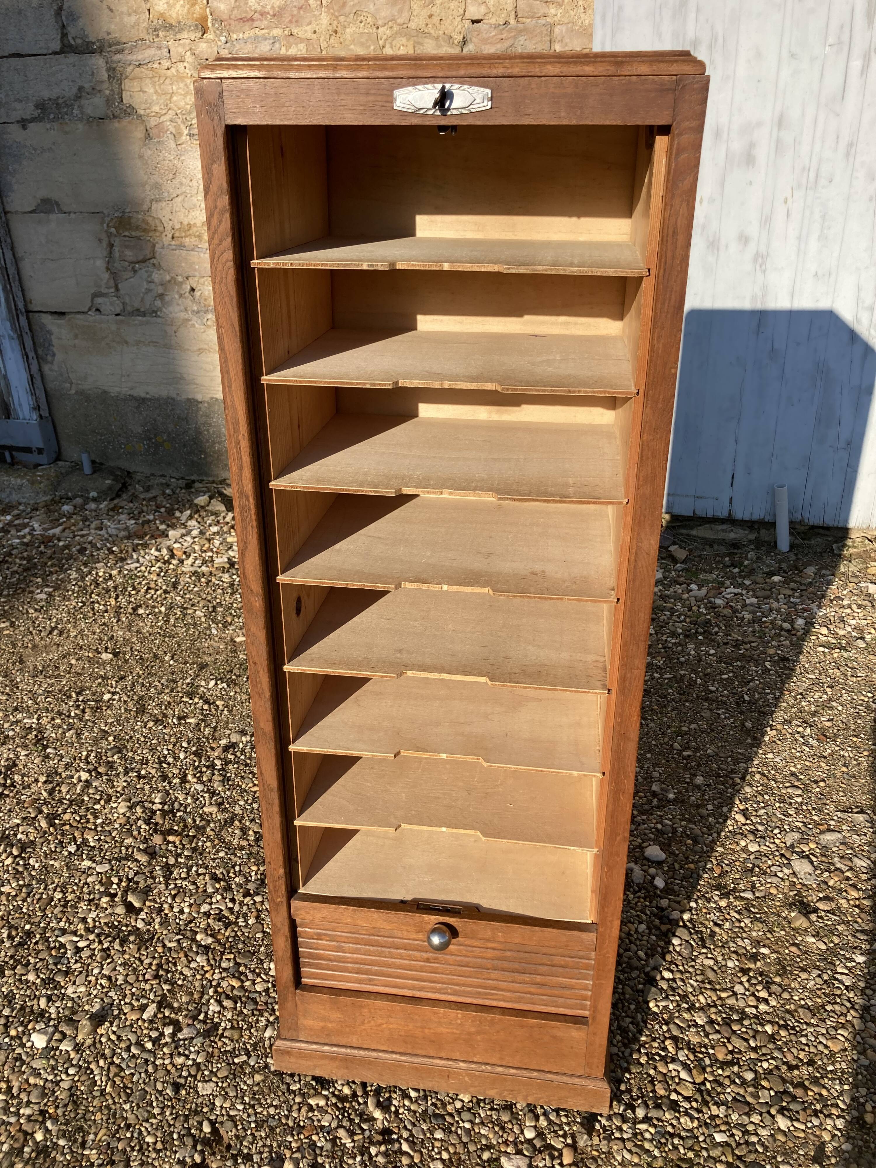 Simple notary curtain binder