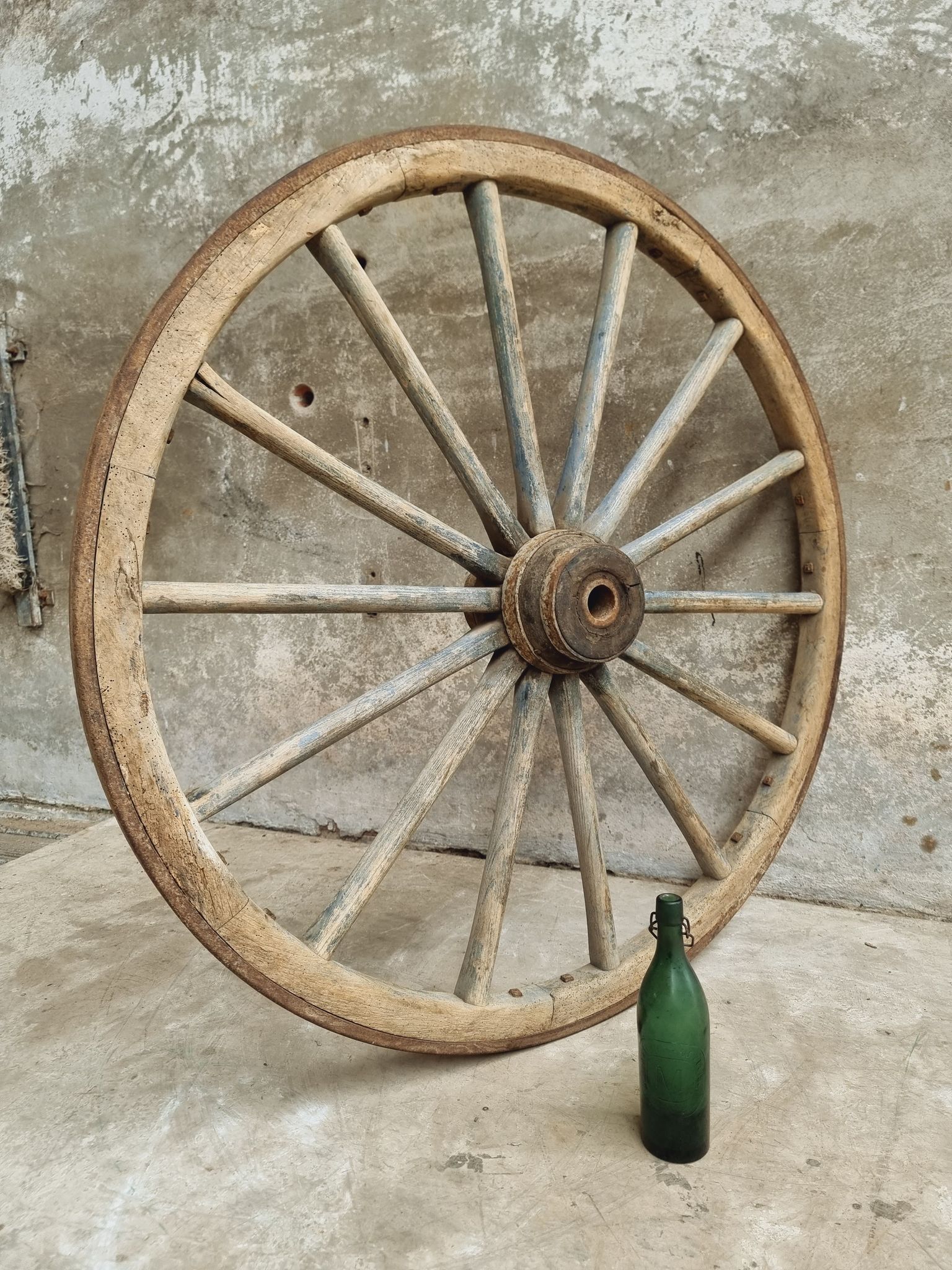 Antique cart wheel wagon wheel XXL oak wood 126 cm