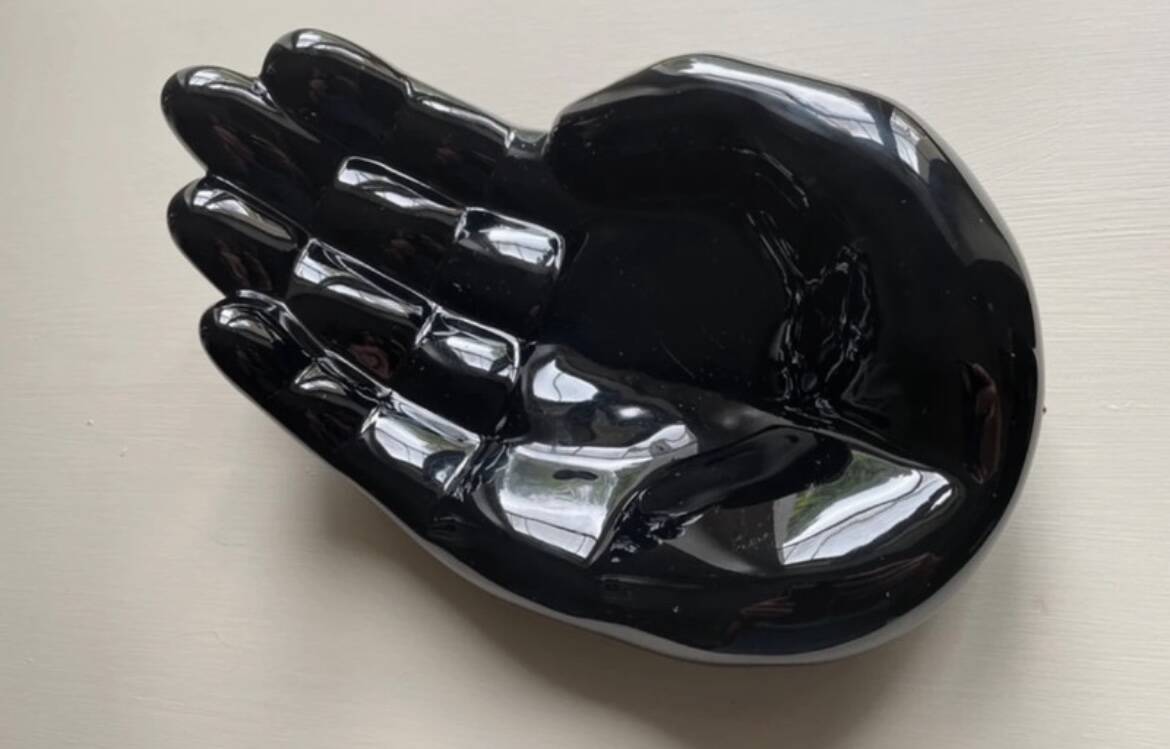 Black ceramic pocket tray