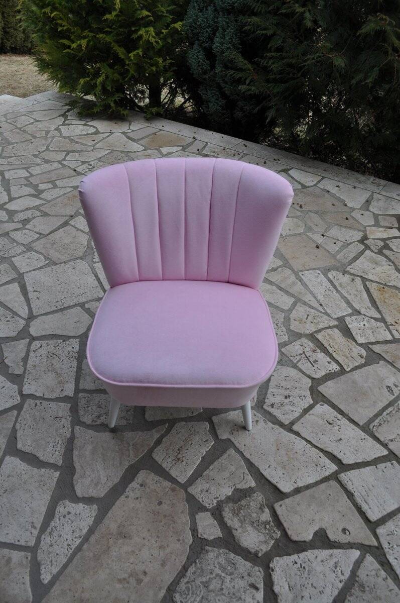 Mid-century cocktail chair in pink solid beech, 1950s compact fluted backrest.