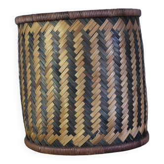 Woven wicker plant pot