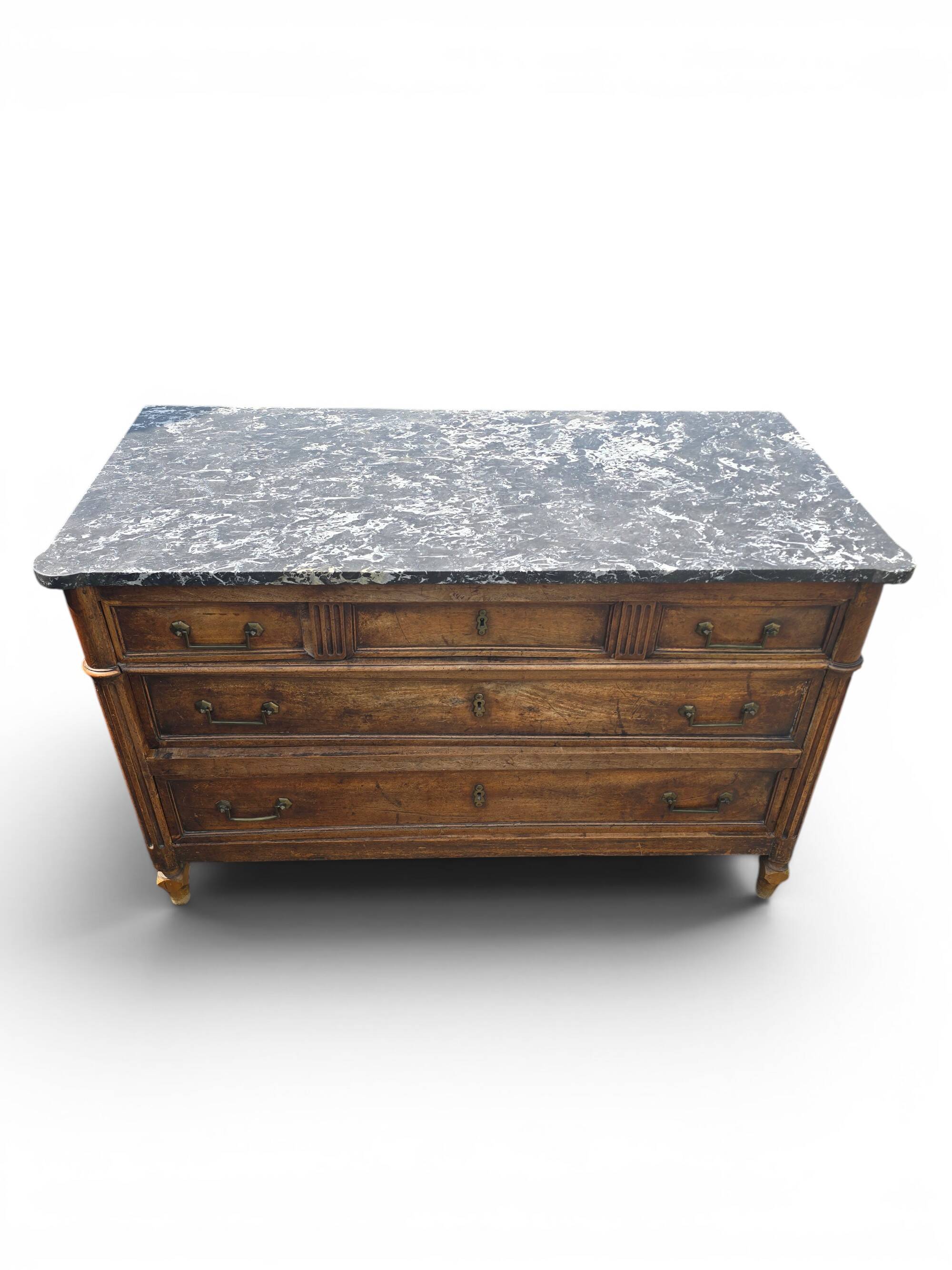 Commode ancienne de style Louis XVI avec plateau en marbre gris