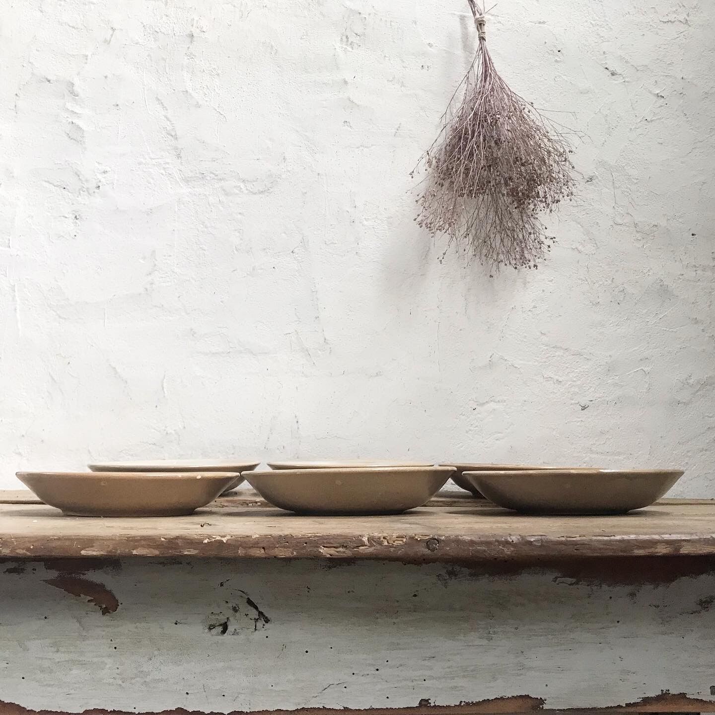 Set of 6 hollow stoneware plates