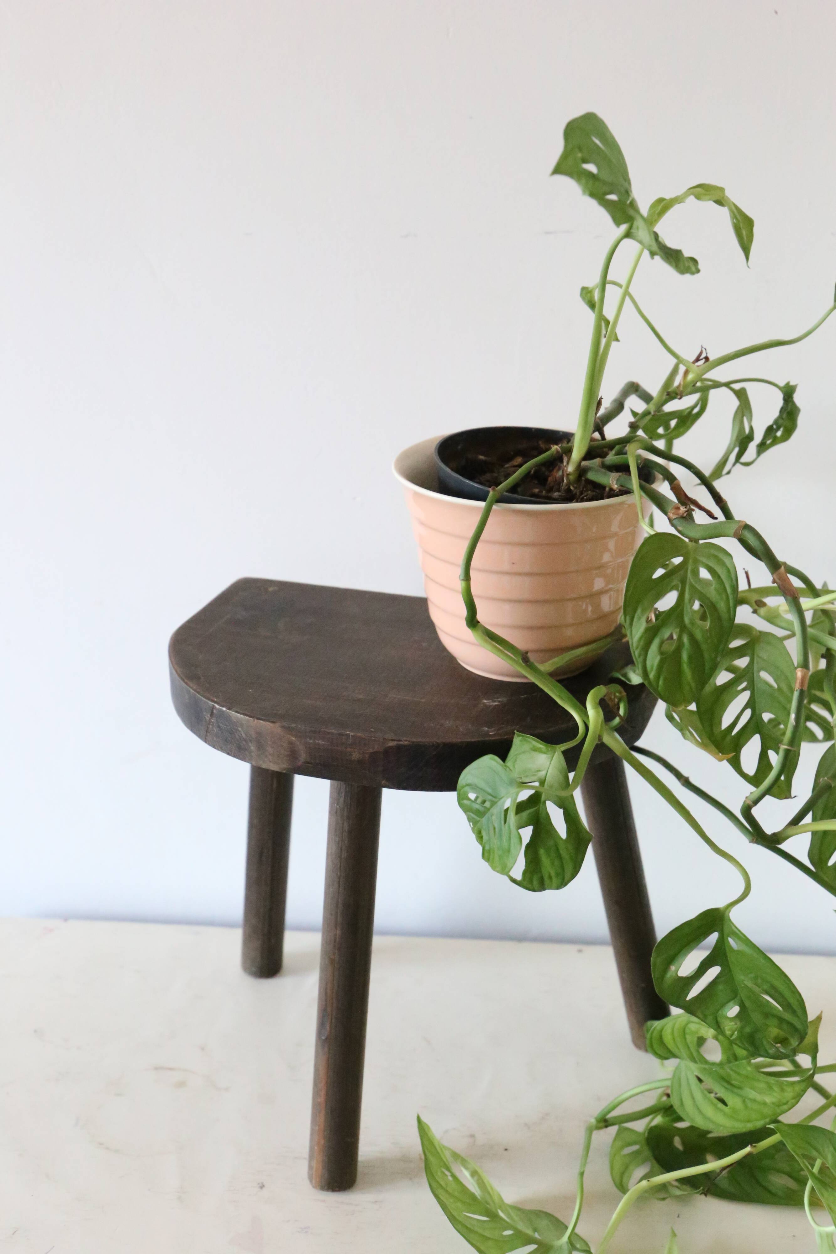 Farm tripod stool, rustic, vintage