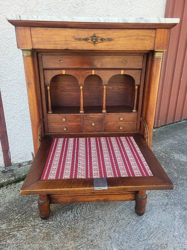 Empire secretary with detached columns in walnut from the 19th century