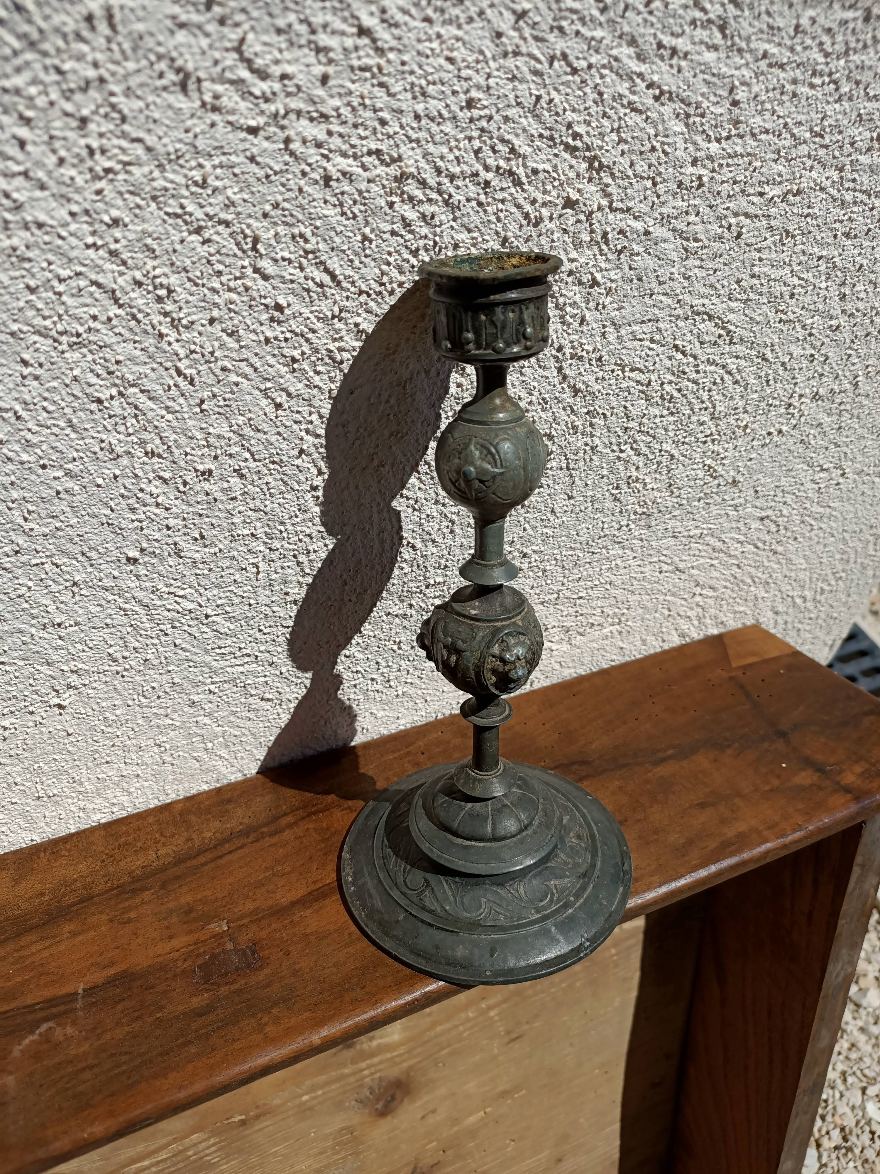 Bougeoir en étain de style renaissance xixe