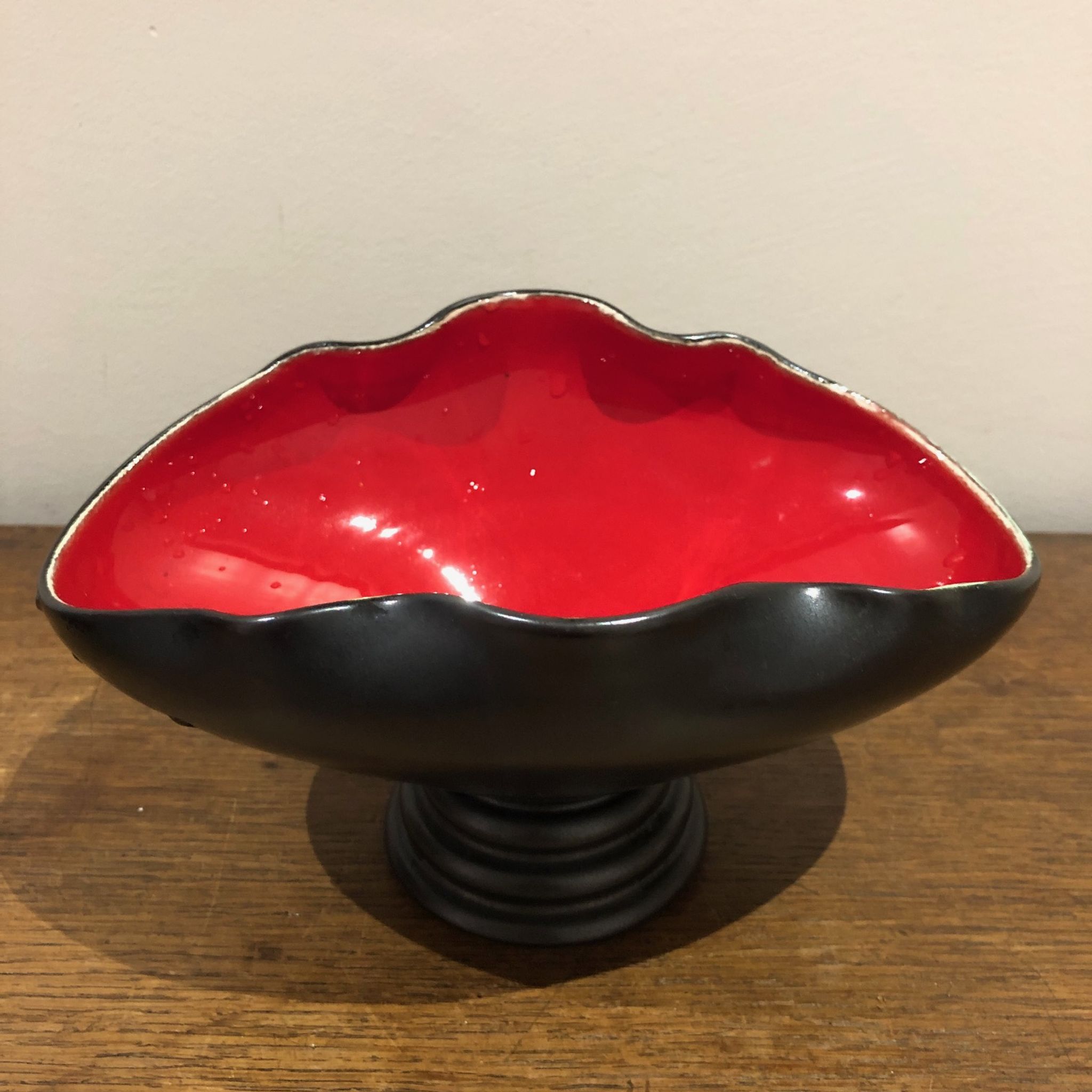 Vide poche rouge et noir des années 50