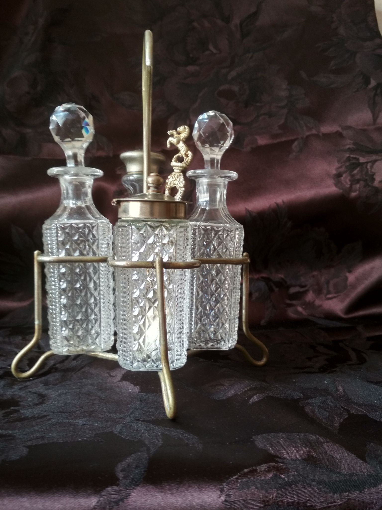 Former table servant, 4 bottles for mustard vinegar oil and salt, oil and vinegar maker