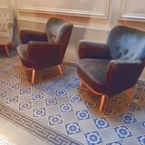 1 cute little round Chair 50 years