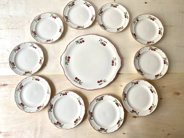 Service à dessert ''cerises'' par Gien vintage, plat à tarte + 10 assiettes à dessert, céramique faïen
