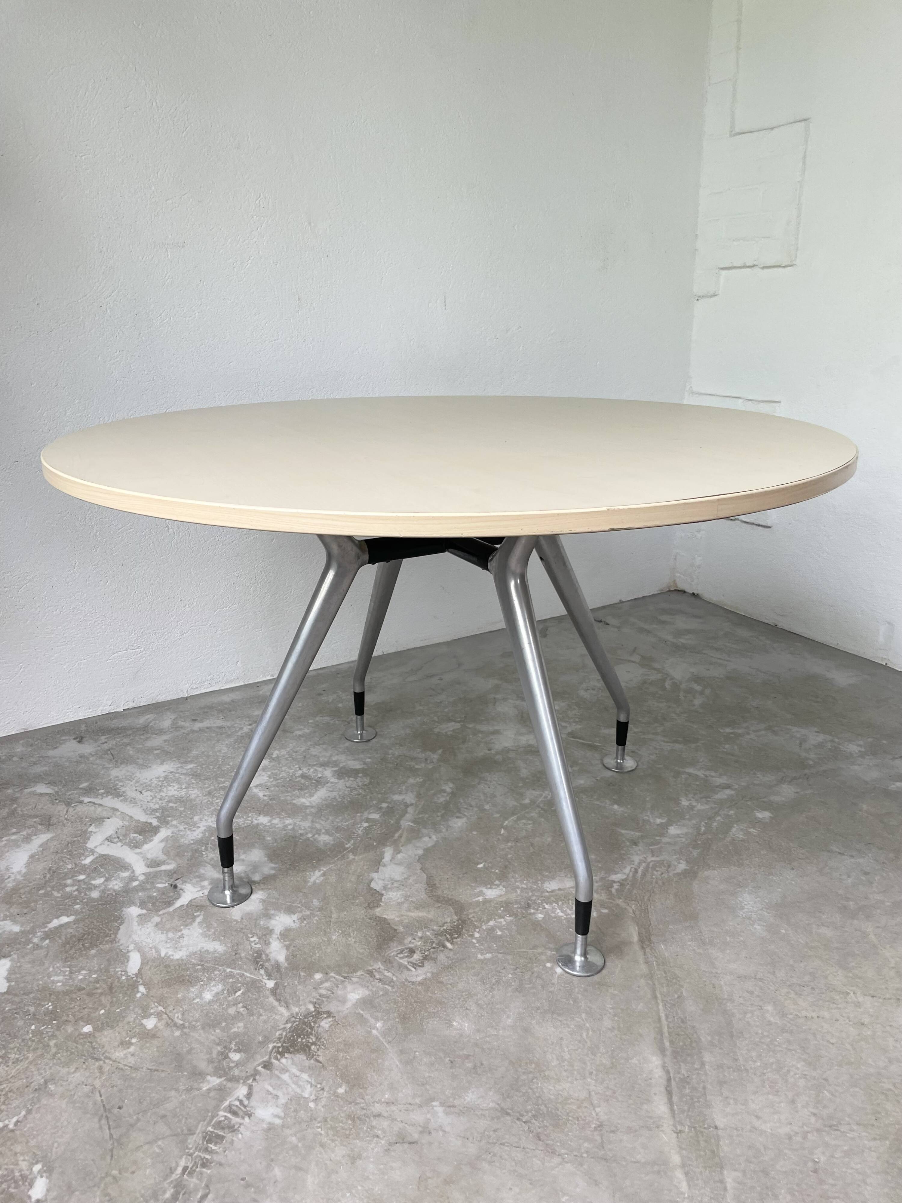 Tecno Nomos Round Table Brushed Metal