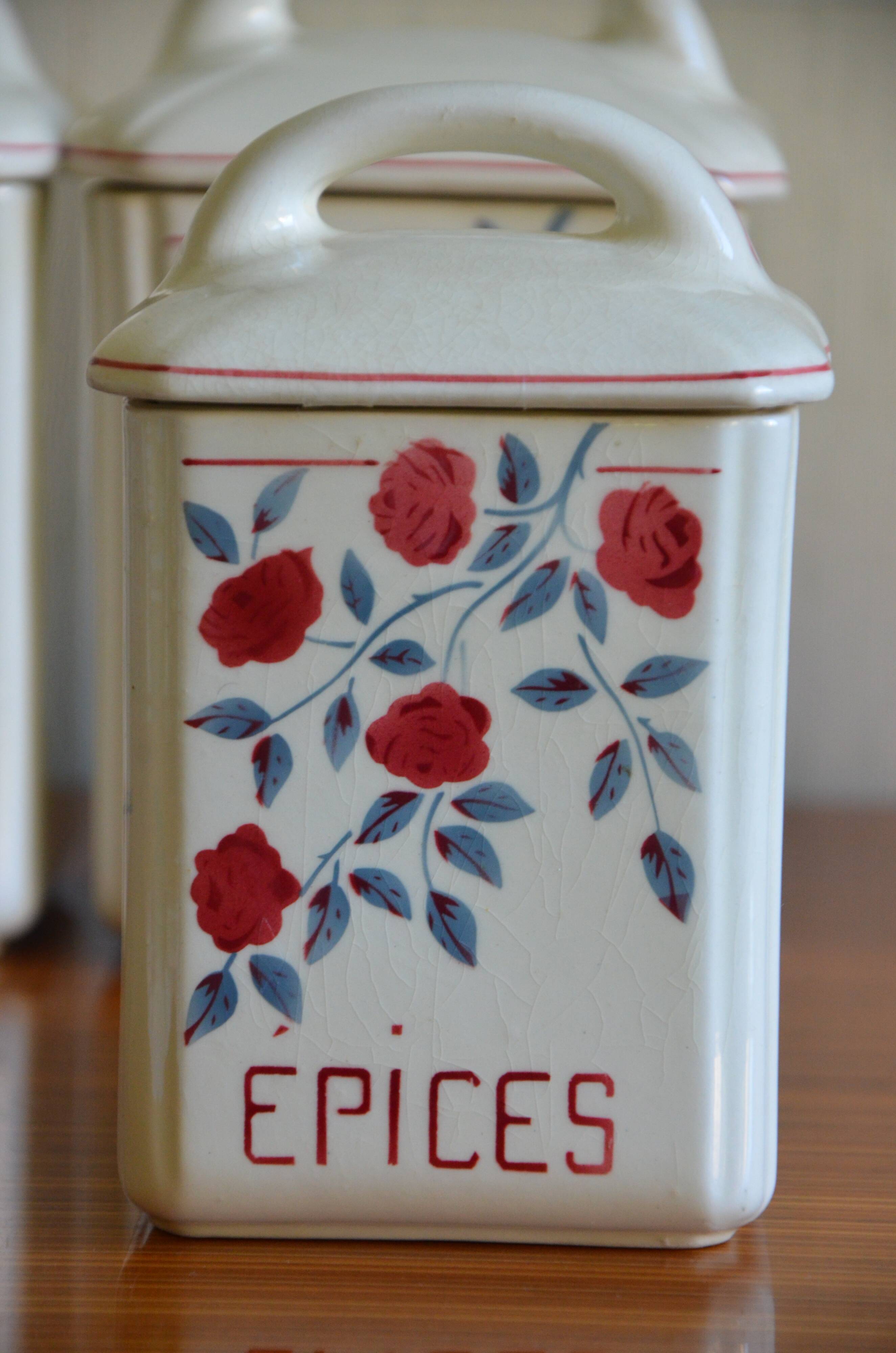 Lot of 6 porcelain spice jar