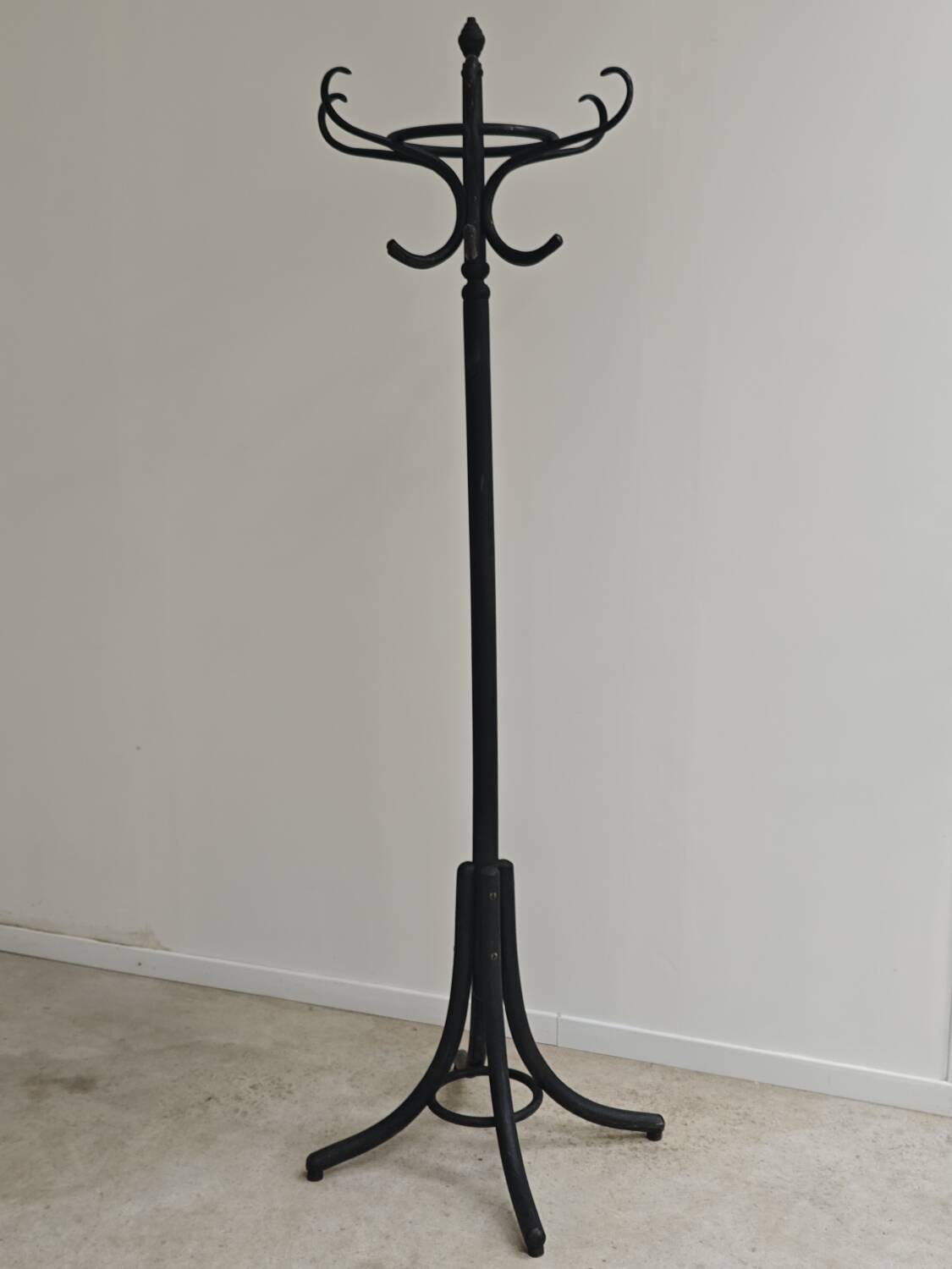 Porte manteau perroquet noir Baumann 1950
