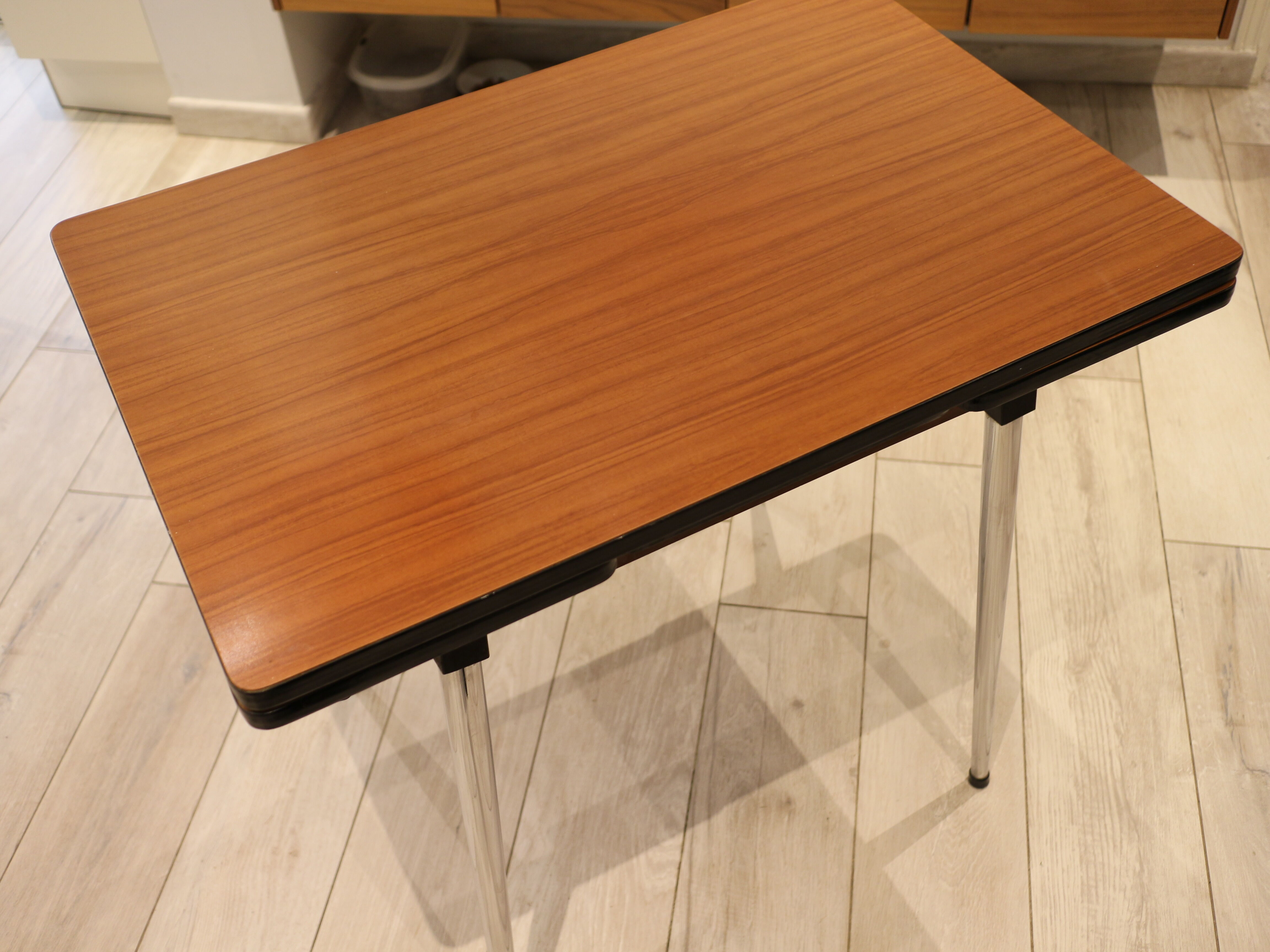 Table en Formica marron avec rallonges et tiroir Selency