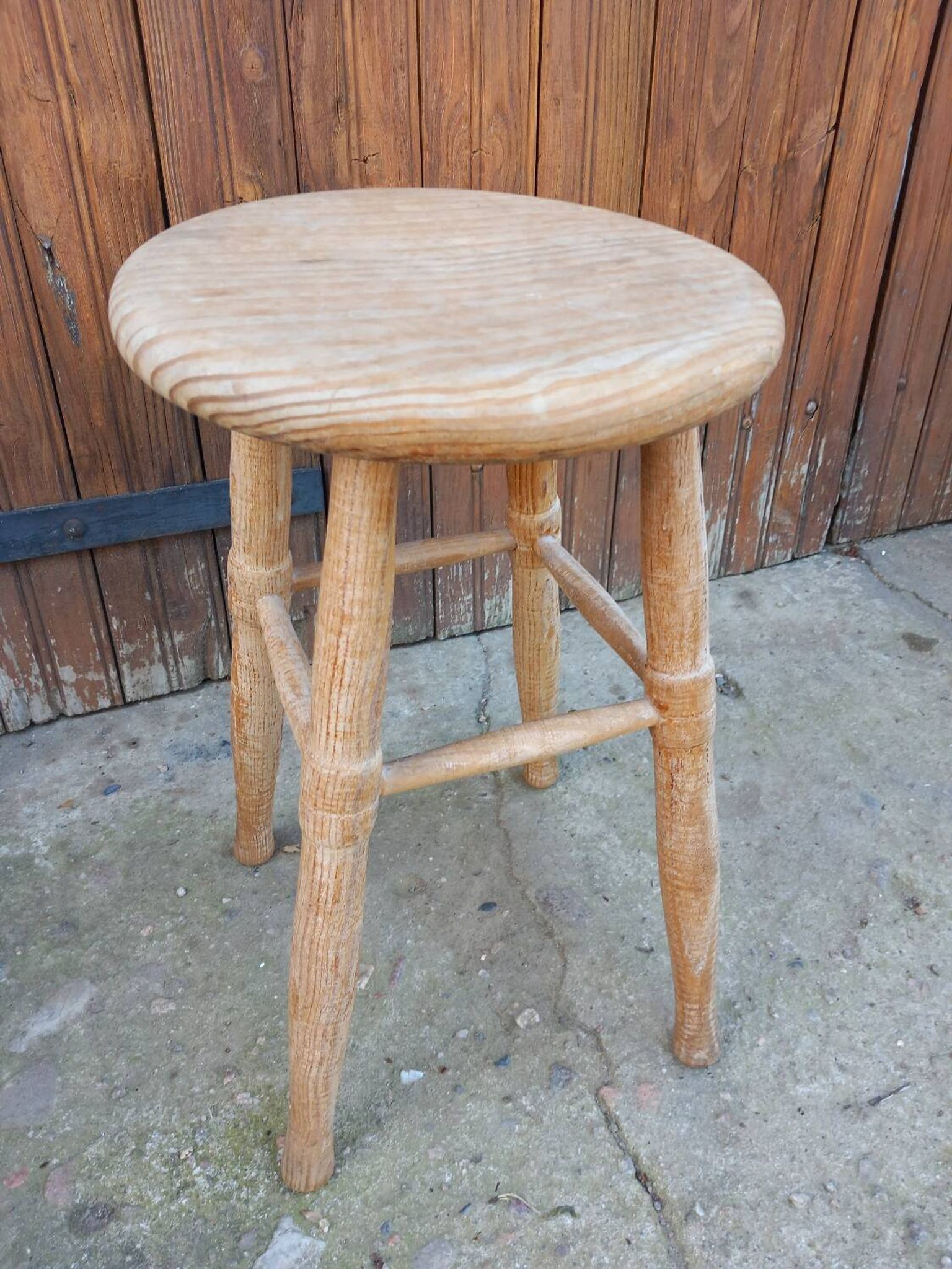 Tabouret 4 pieds ancien en bois