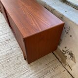 Teak row Johannes Andersen Samcom