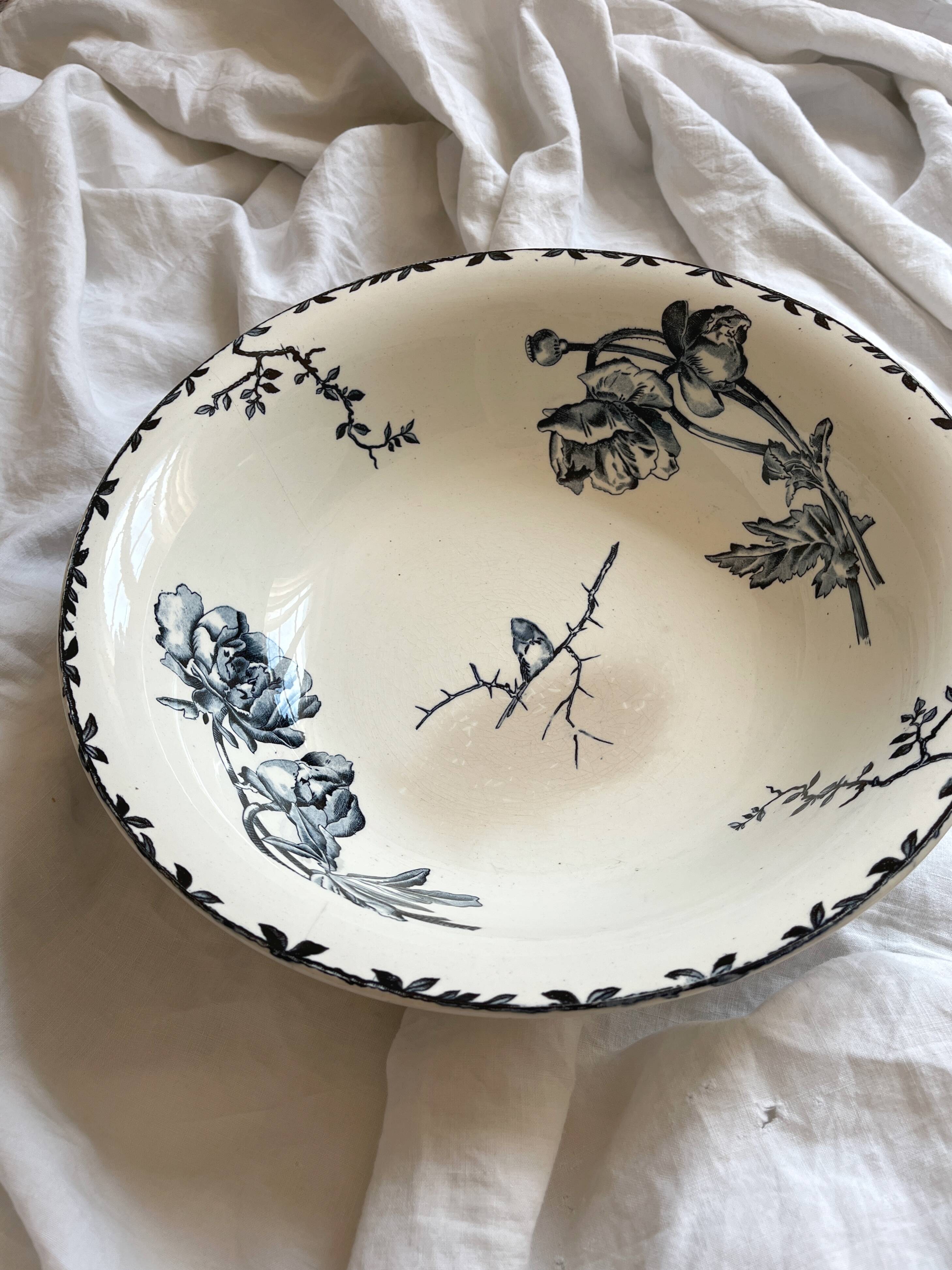 Vasque saladier en terre de fer fleurs oiseau "Oxford" Choisy le Roi