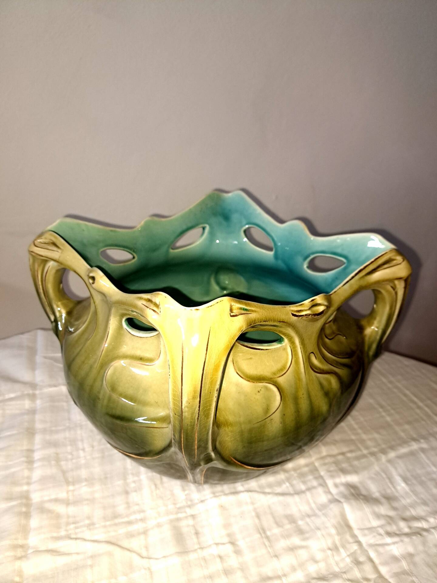 Vase,caché-poten faïence. Hector Guimard.