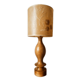 Blond wood lamp