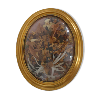 Curved frame