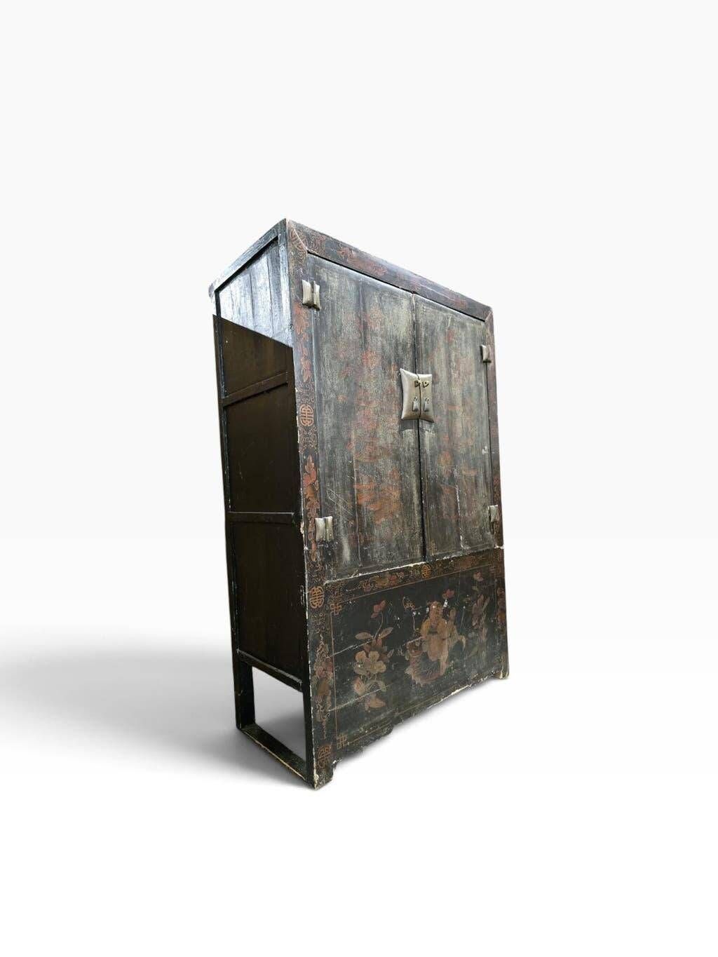 Black and red vintage Chinese furniture / wedding furniture / sideboard
