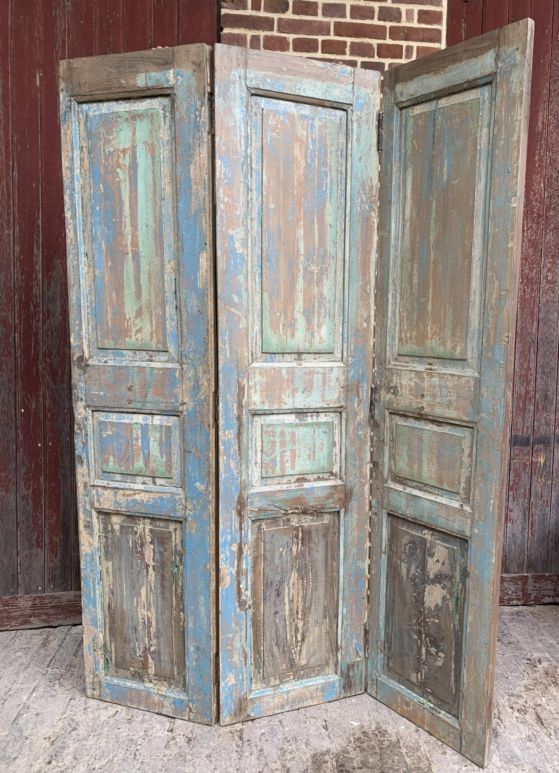 Three-leaf screen, salvaged from an Indian home, green, blue and natural patina