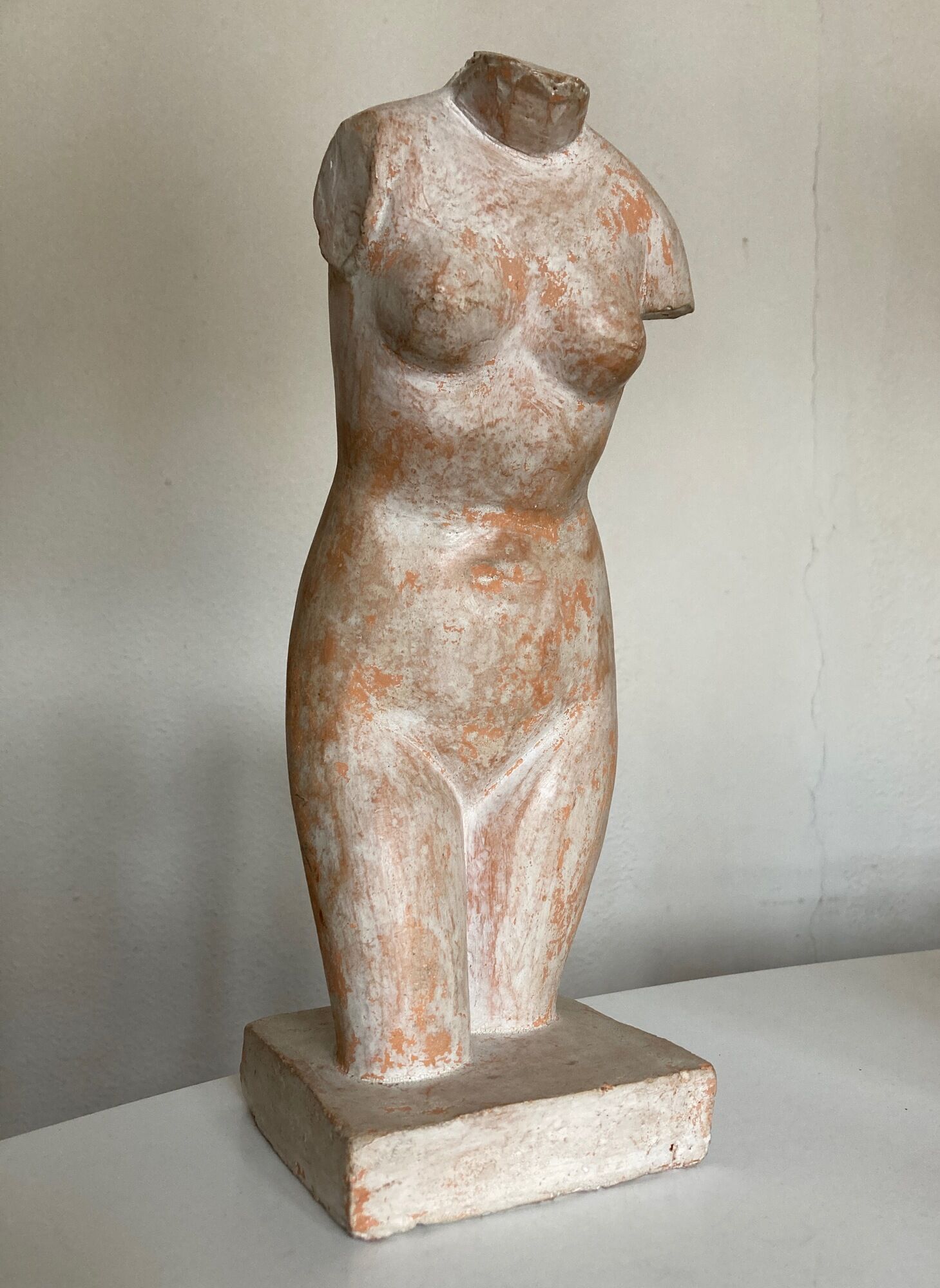 Bust of Aphrodite in the bath after Praxitèle in terracotta 1984